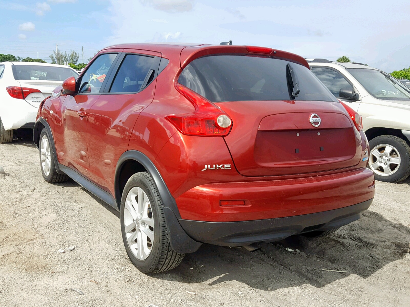 Photo 3 from auction – 2014 NISSAN JUKE S with VIN JN8AF5MR3ET361595