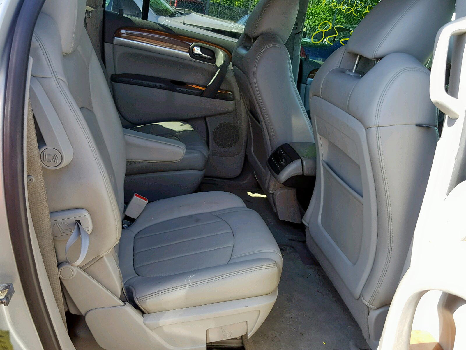 Photo 6 from auction – 2010 BUICK ENCLAVE CX with VIN 5GALVCED3AJ119752