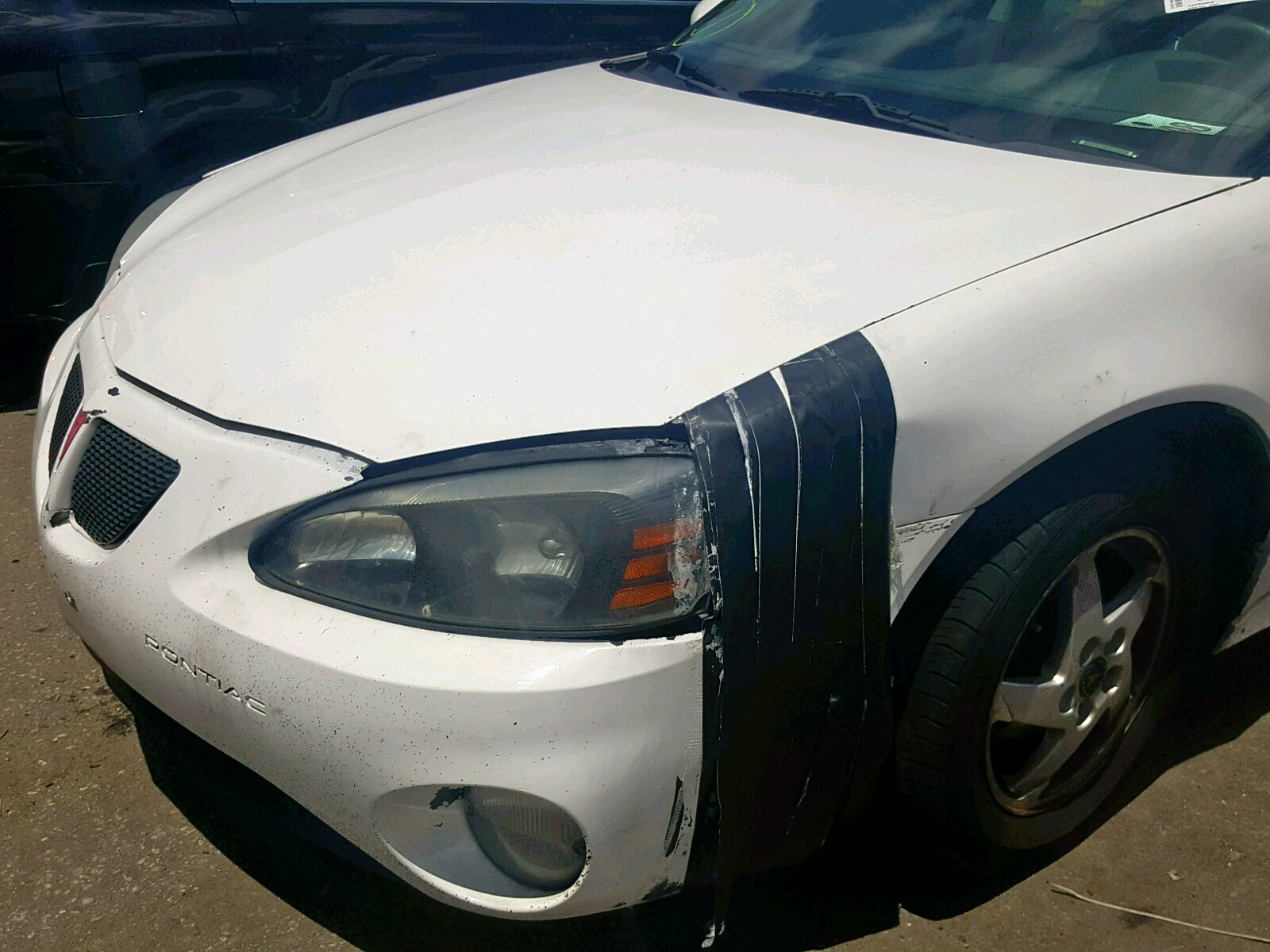 Photo 9 from auction – 2004 PONTIAC GRAND PRIX with VIN 2G2WP522341240448
