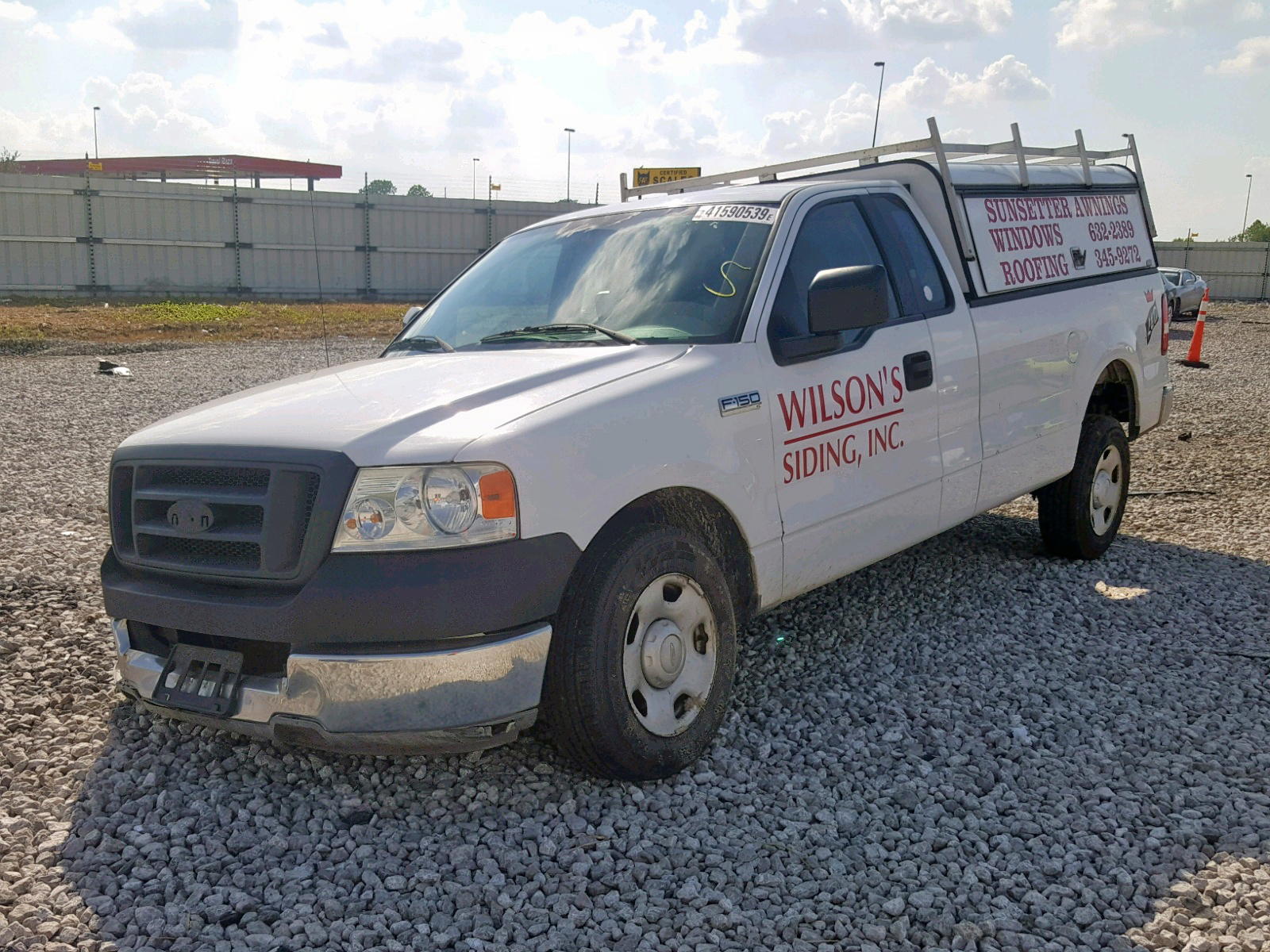 Photo 2 from auction – 2005 FORD F150 with VIN 1FTRF12205NA56119