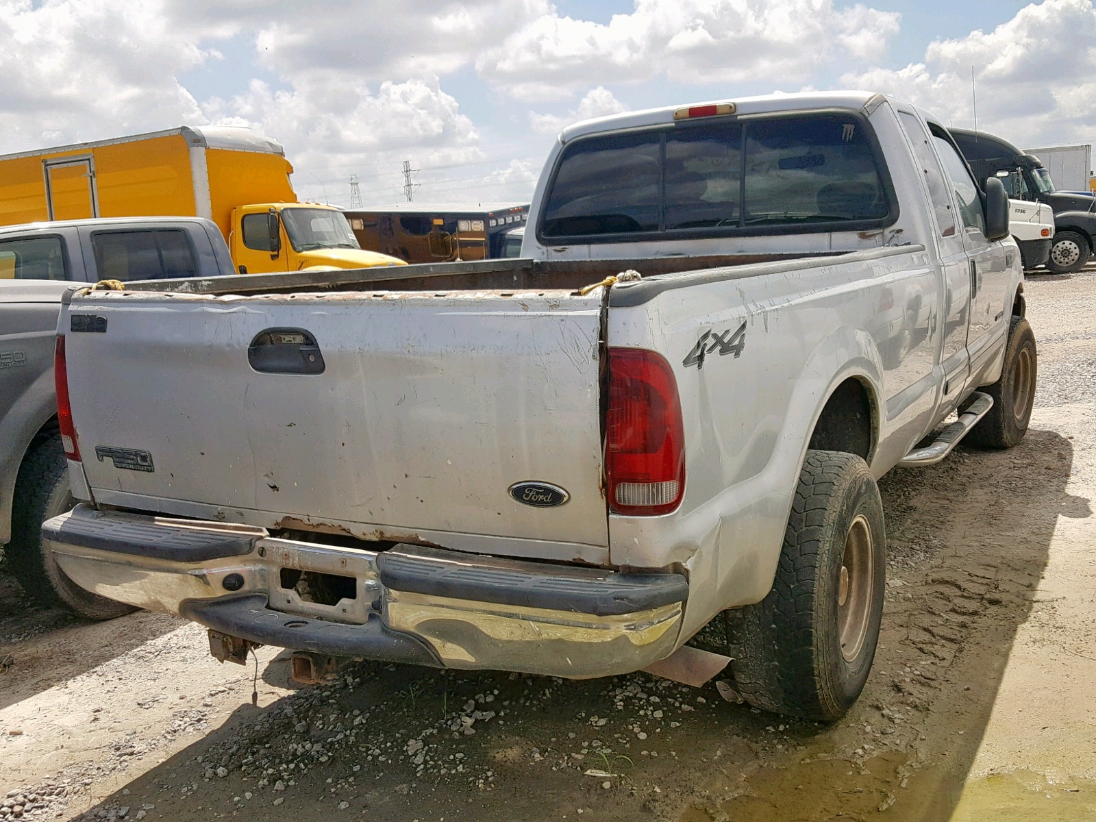 Photo 4 from auction – 2002 FORD F250 SUPER with VIN 1FTNX21F12EA24491