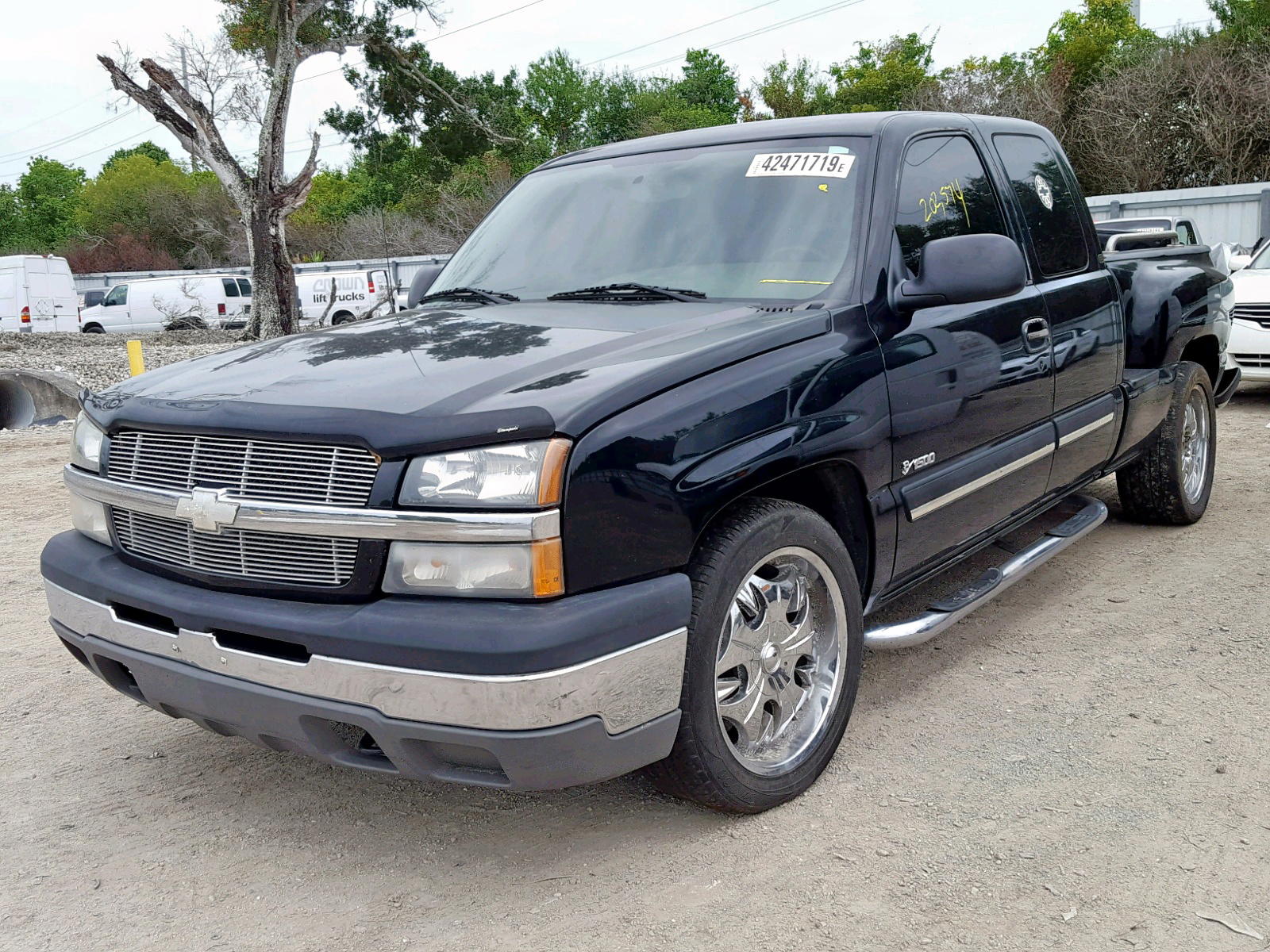 Photo 2 from auction – 2004 CHEVROLET SILVERADO with VIN 1GCEC19T64Z312891