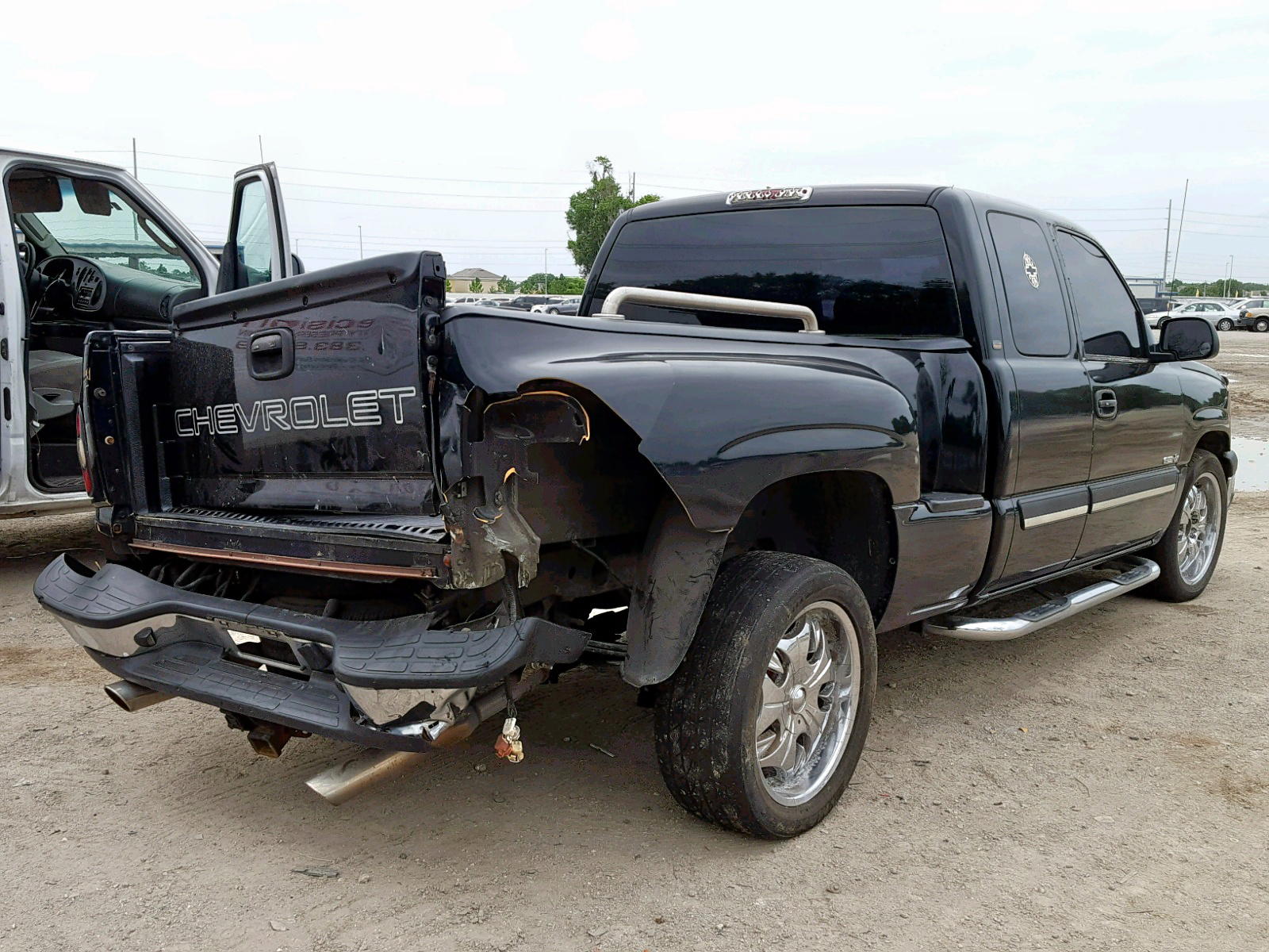 Photo 4 from auction – 2004 CHEVROLET SILVERADO with VIN 1GCEC19T64Z312891