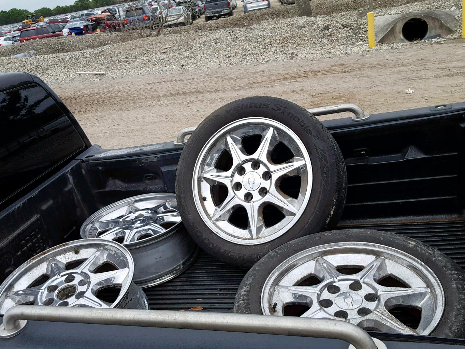 Photo 9 from auction – 2004 CHEVROLET SILVERADO with VIN 1GCEC19T64Z312891