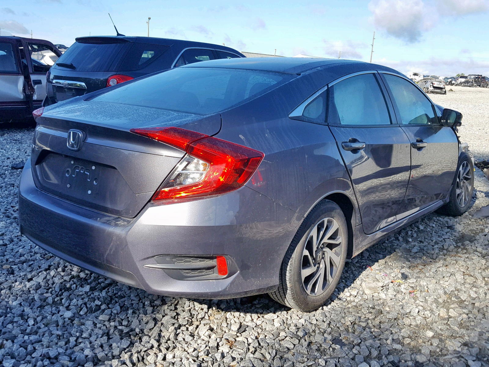 Photo 4 from auction – 2016 HONDA CIVIC EX with VIN 19XFC2F72GE045136