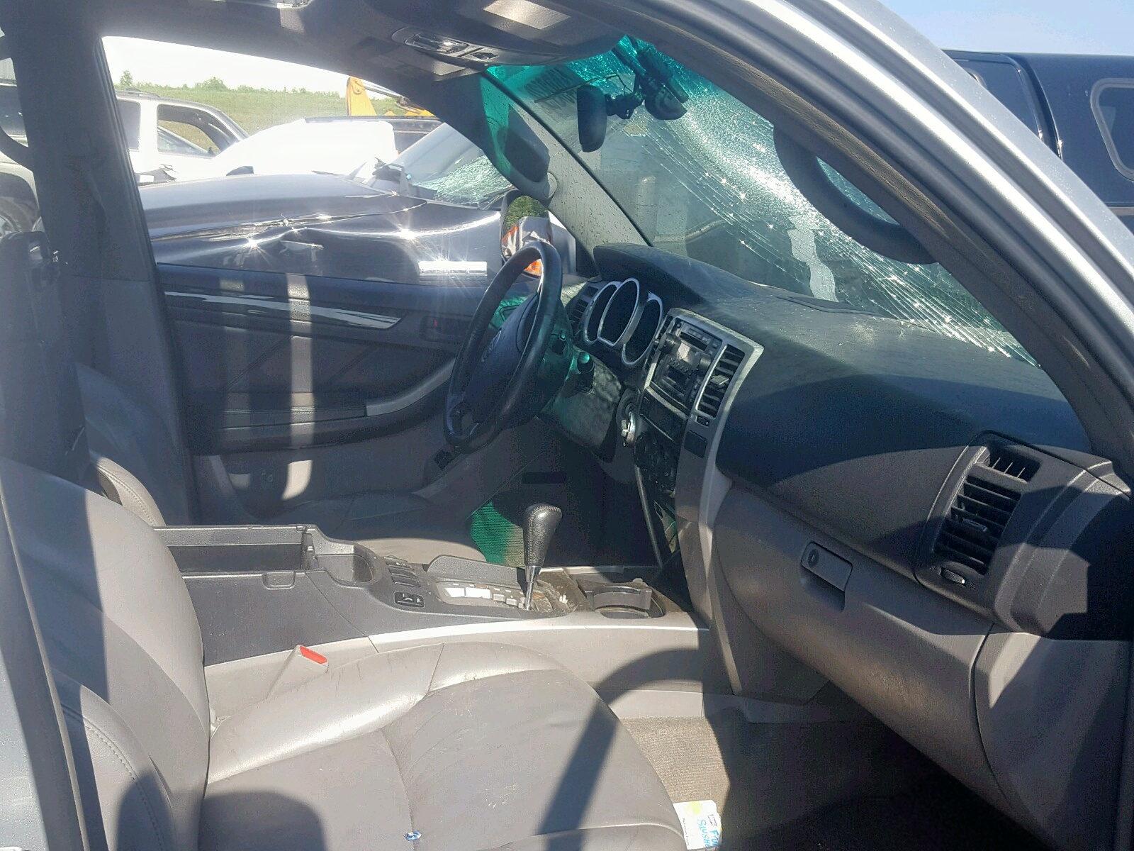 Photo 5 from auction – 2004 TOYOTA 4RUNNER LI with VIN JTEBU17R648020473
