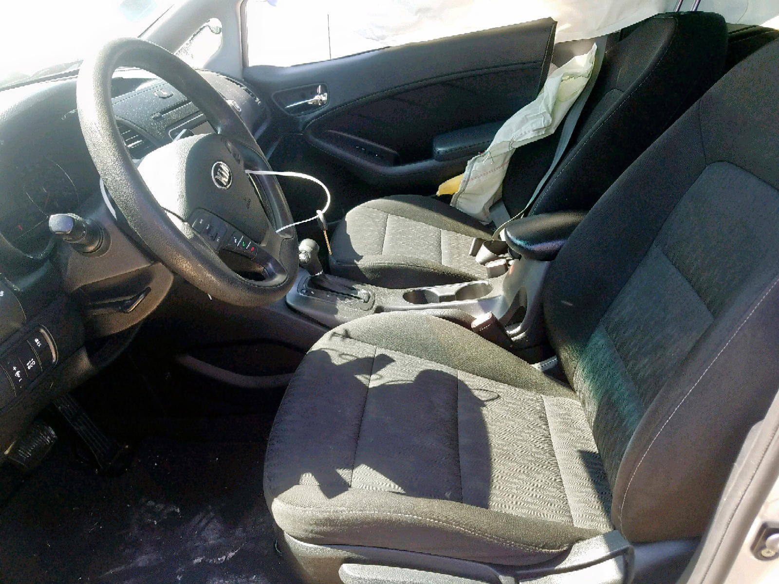 Photo 5 from auction – 2014 KIA FORTE LX with VIN KNAFK4A63E5173596