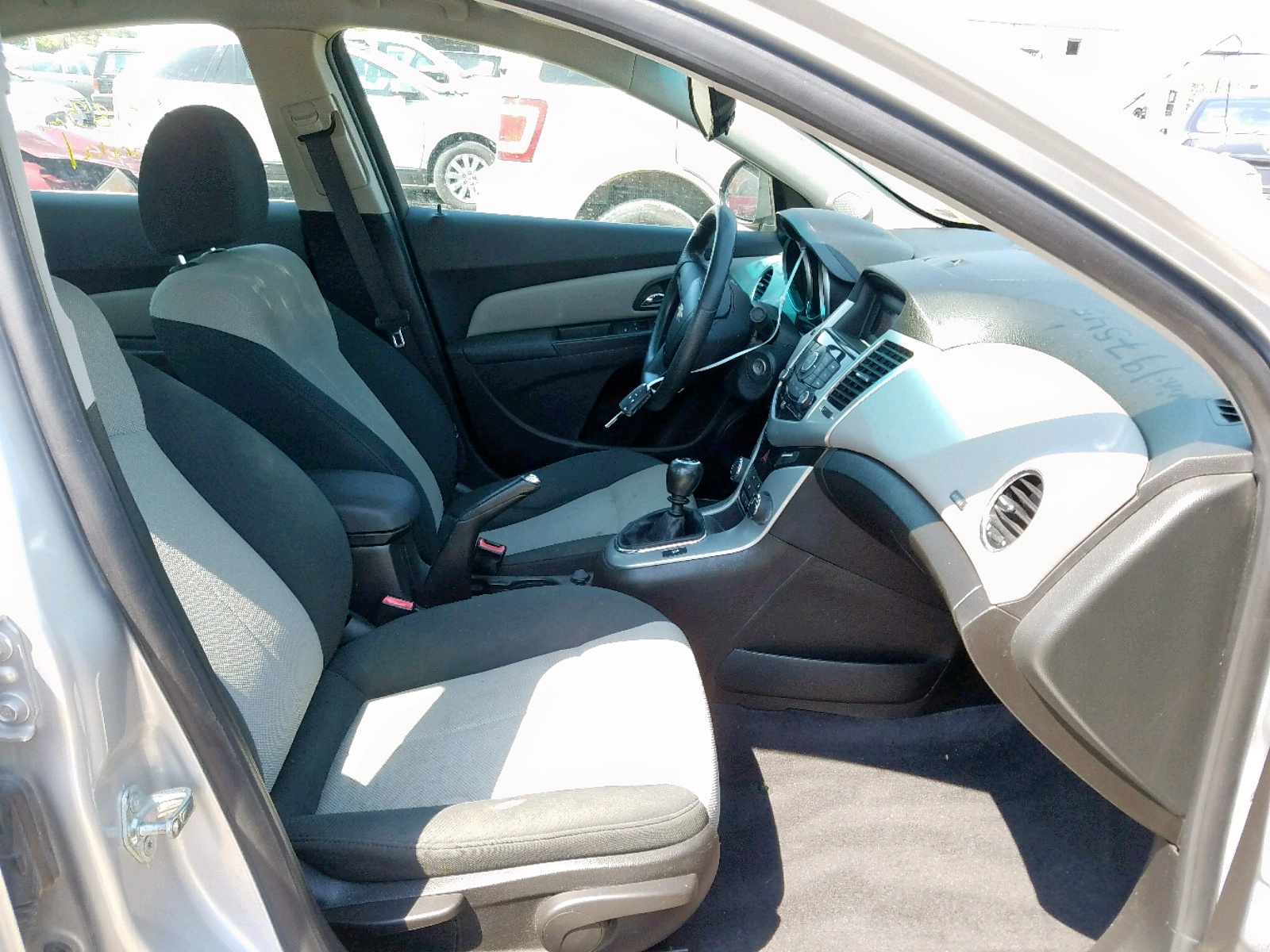 Photo 17 from auction – 2011 CHEVROLET CRUZE LS with VIN 1G1PD5SH7B7197545