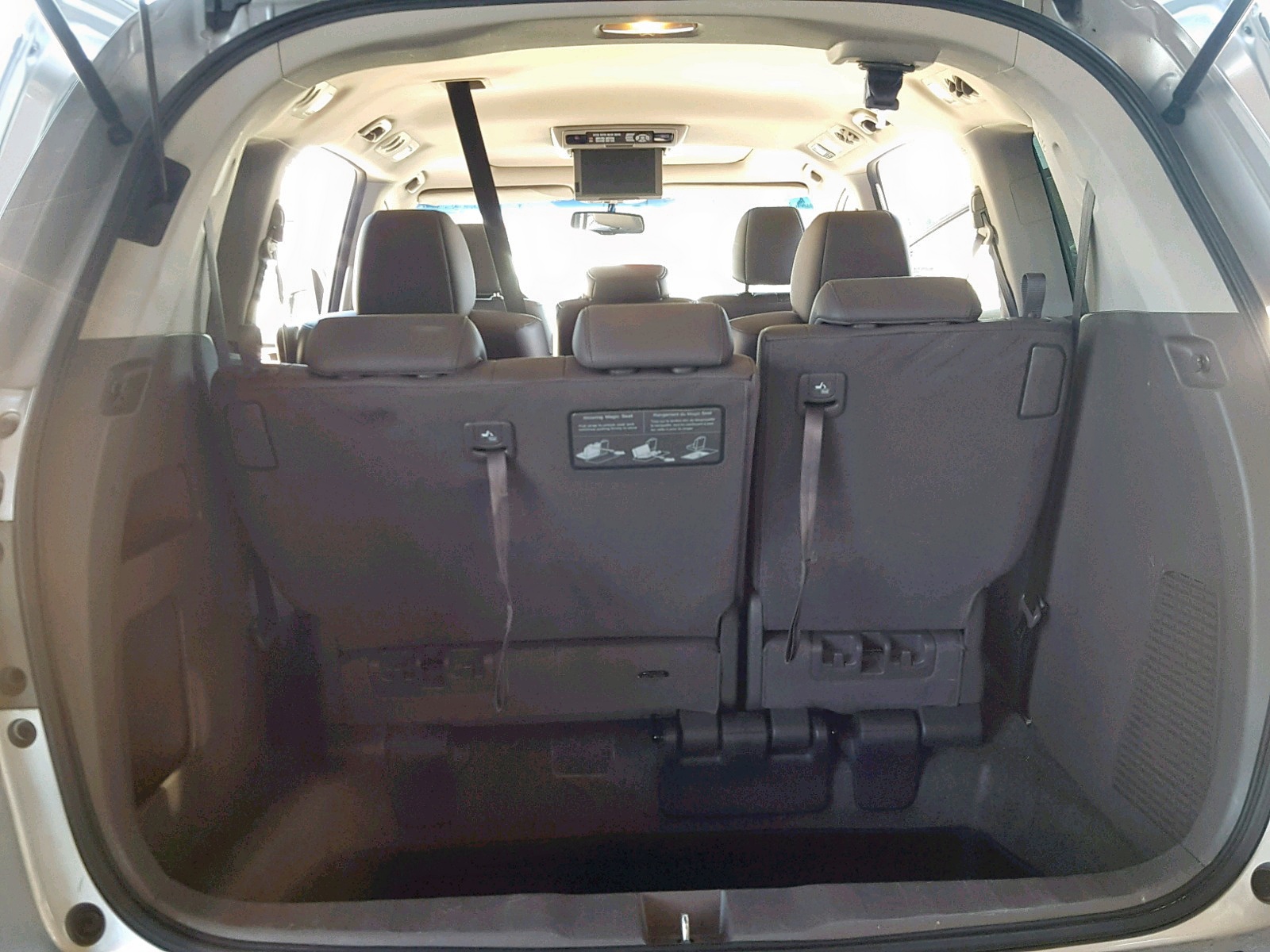 Photo 9 from auction – 2011 HONDA ODYSSEY TO with VIN 5FNRL5H9XBB015799