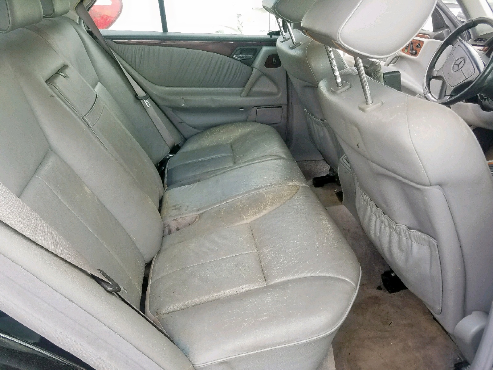 Photo 6 from auction – 1999 MERCEDES-BENZ E 430 with VIN WDBJF70H1XA764475