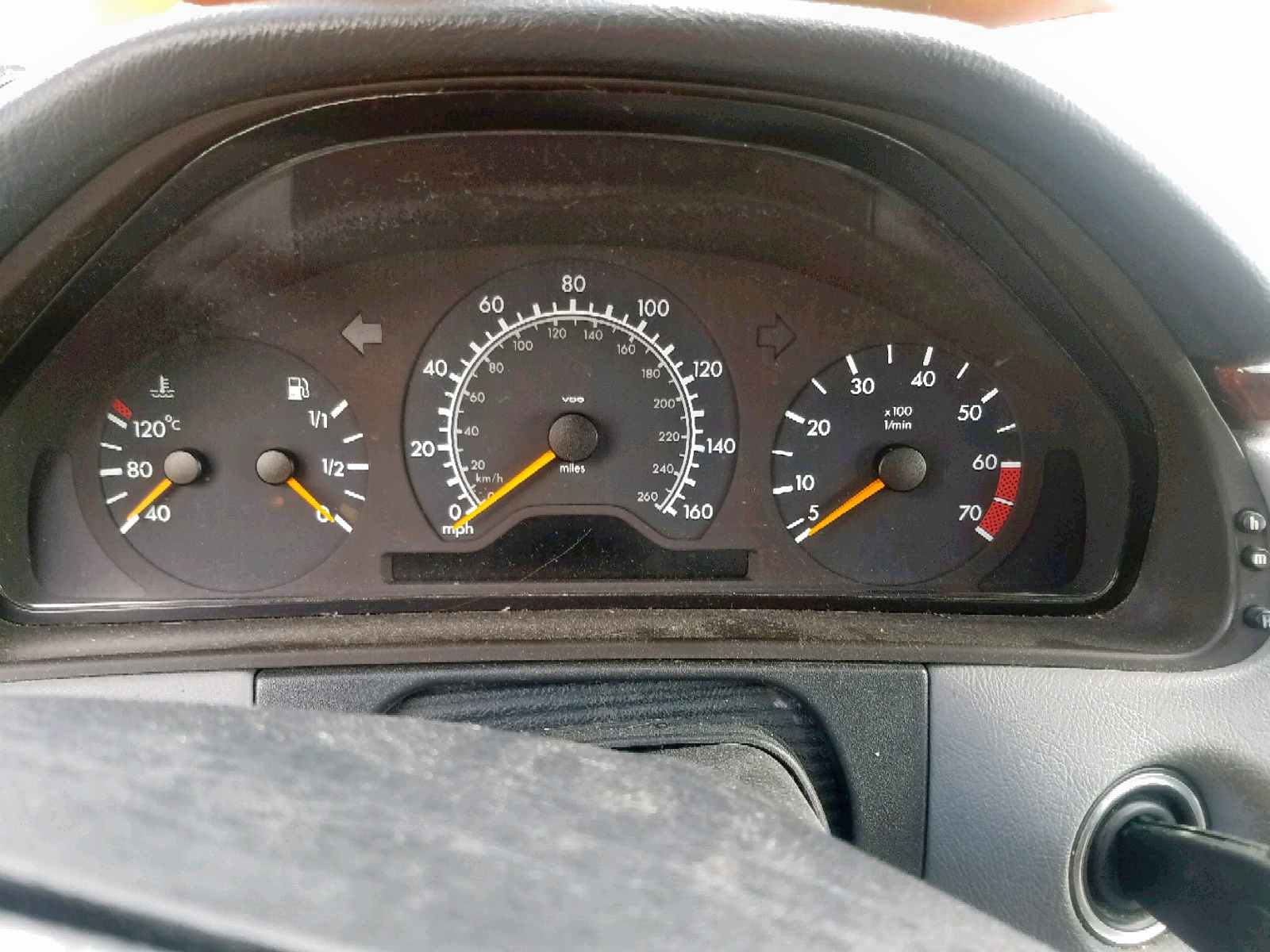 Photo 8 from auction – 1999 MERCEDES-BENZ E 430 with VIN WDBJF70H1XA764475