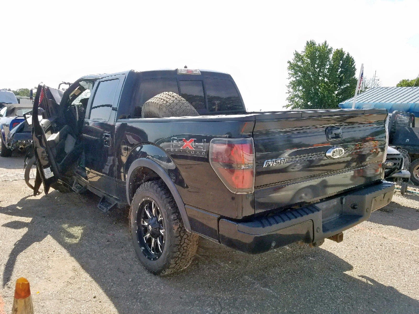 Photo 3 from auction – 2011 FORD F150 SUPER with VIN 1FTFW1ET9BFA99385