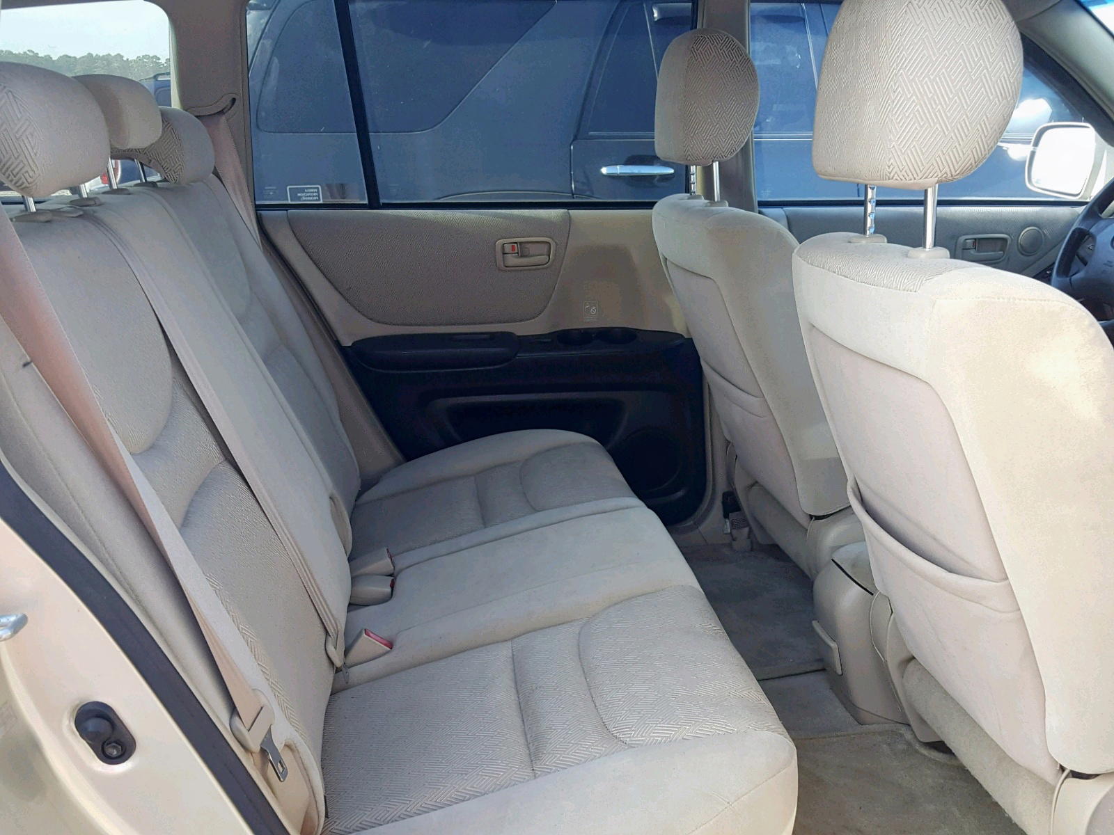 Photo 6 from auction – 2001 TOYOTA HIGHLANDER with VIN JTEGD21A310012811