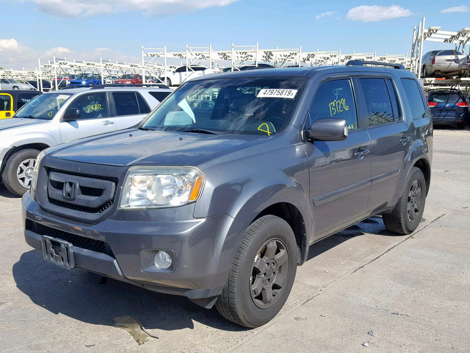 Photo 2 from auction – 2011 HONDA PILOT TOUR with VIN 5FNYF3H98BB015100