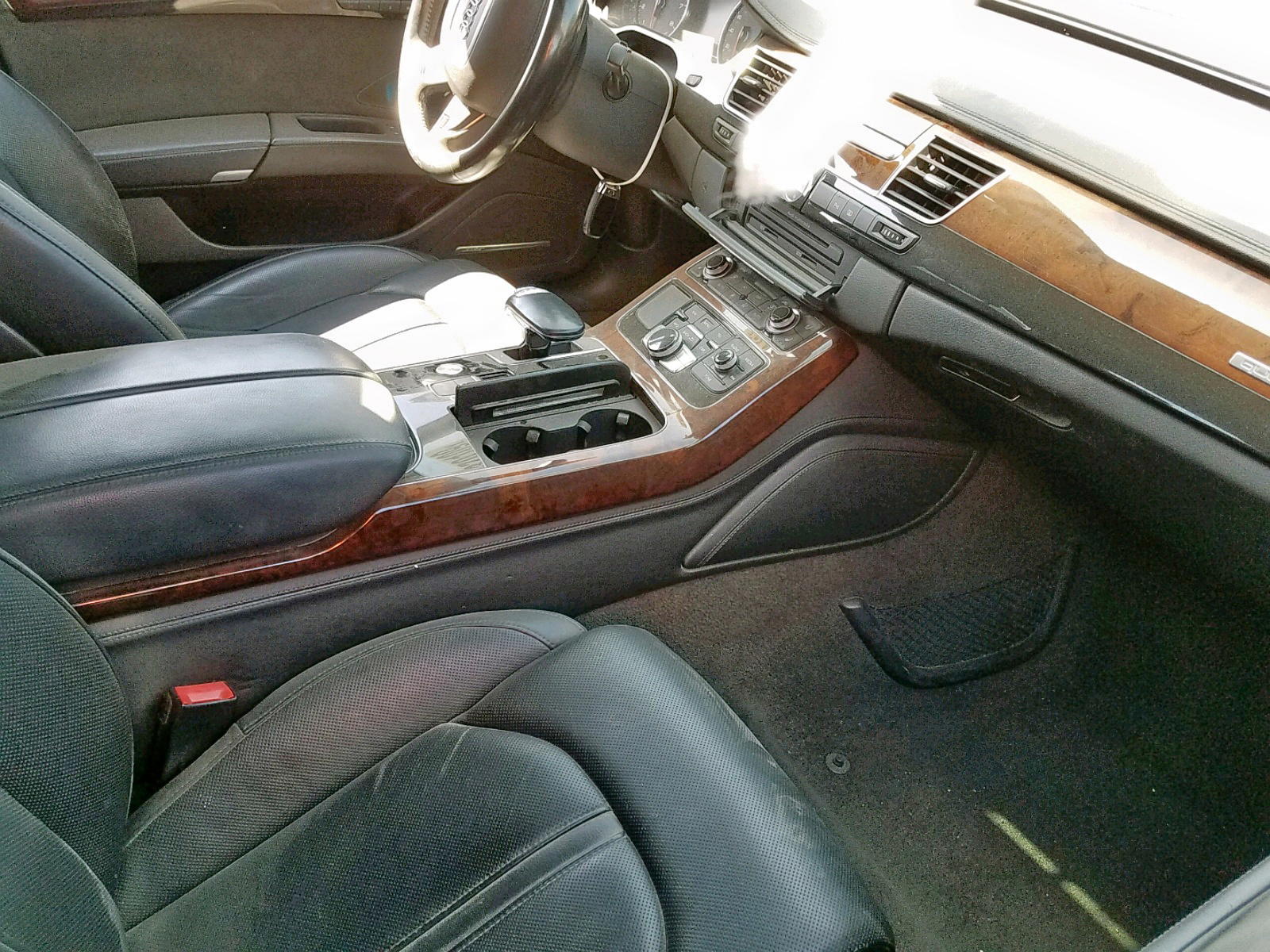 Photo 5 from auction – 2011 AUDI A8 L QUATT with VIN WAURVAFD5BN005299