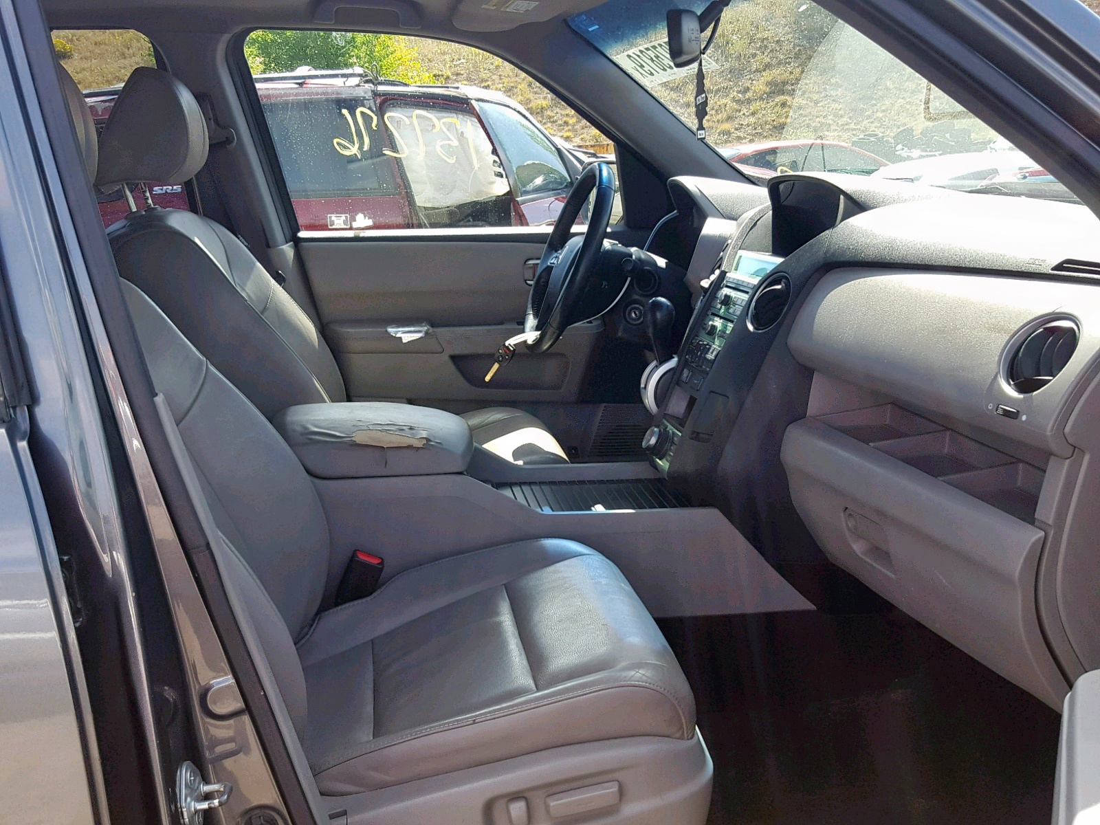 Foto 5 de la subasta – 2011 HONDA PILOT TOUR con VIN 5FNYF3H98BB015100