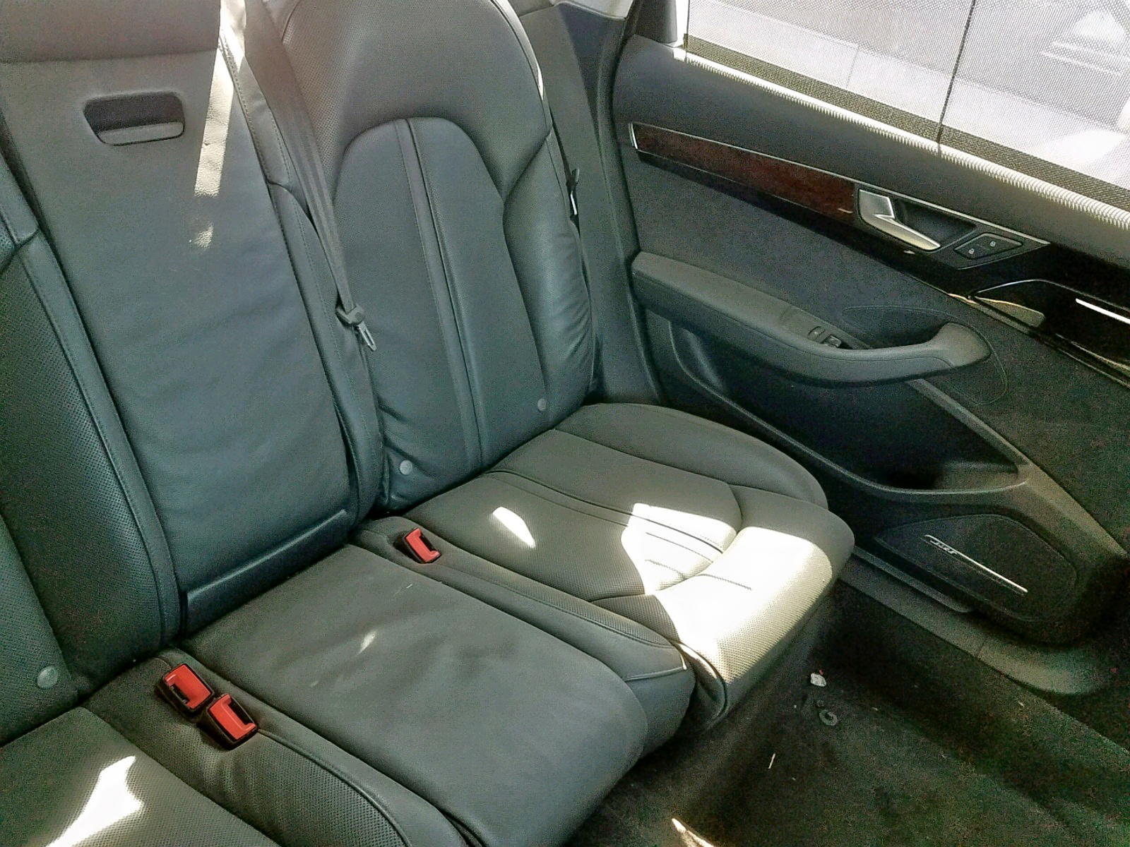 Photo 6 from auction – 2011 AUDI A8 L QUATT with VIN WAURVAFD5BN005299