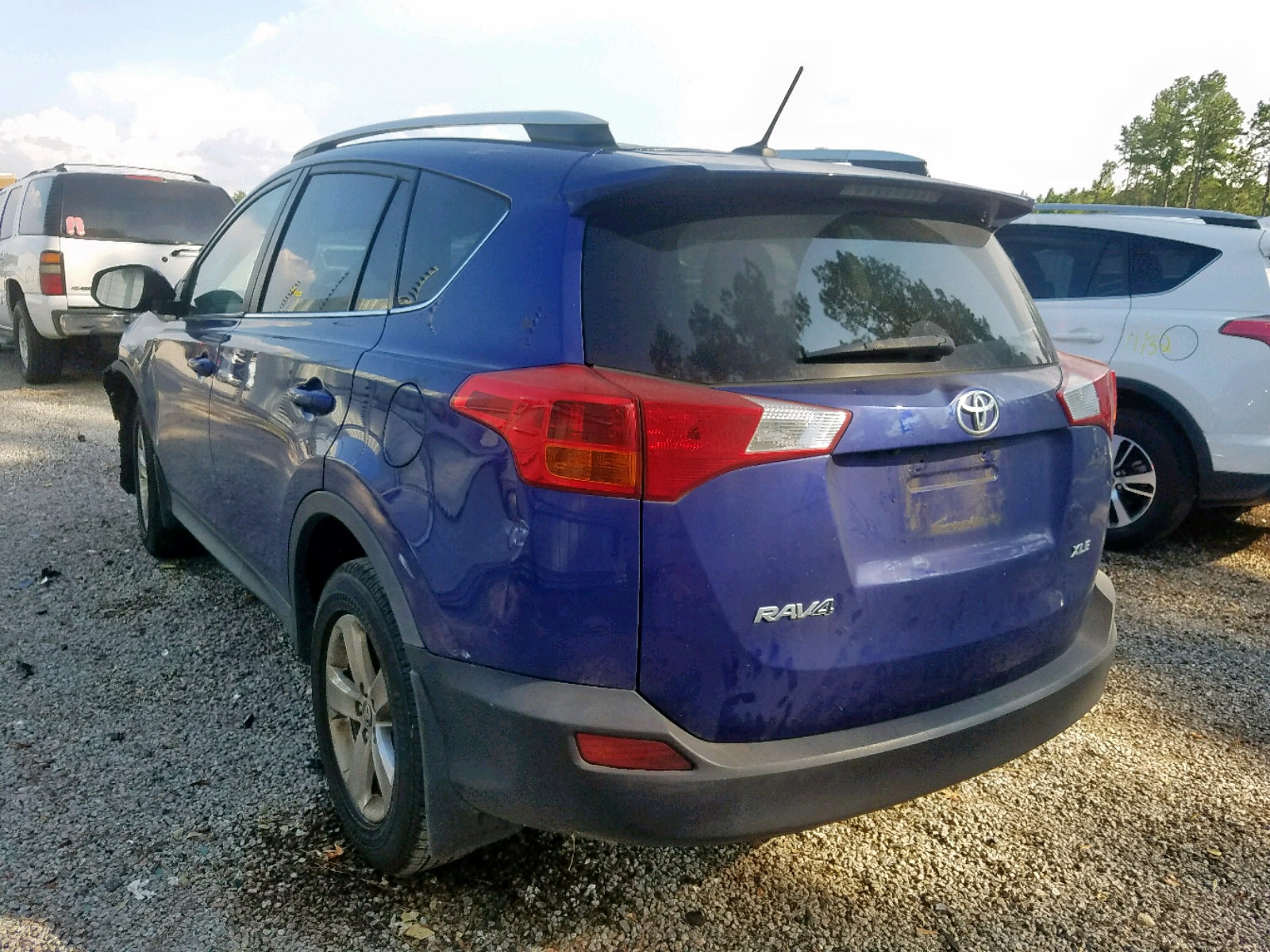 Photo 3 from auction – 2015 TOYOTA RAV4 XLE with VIN 2T3WFREV4FW188558