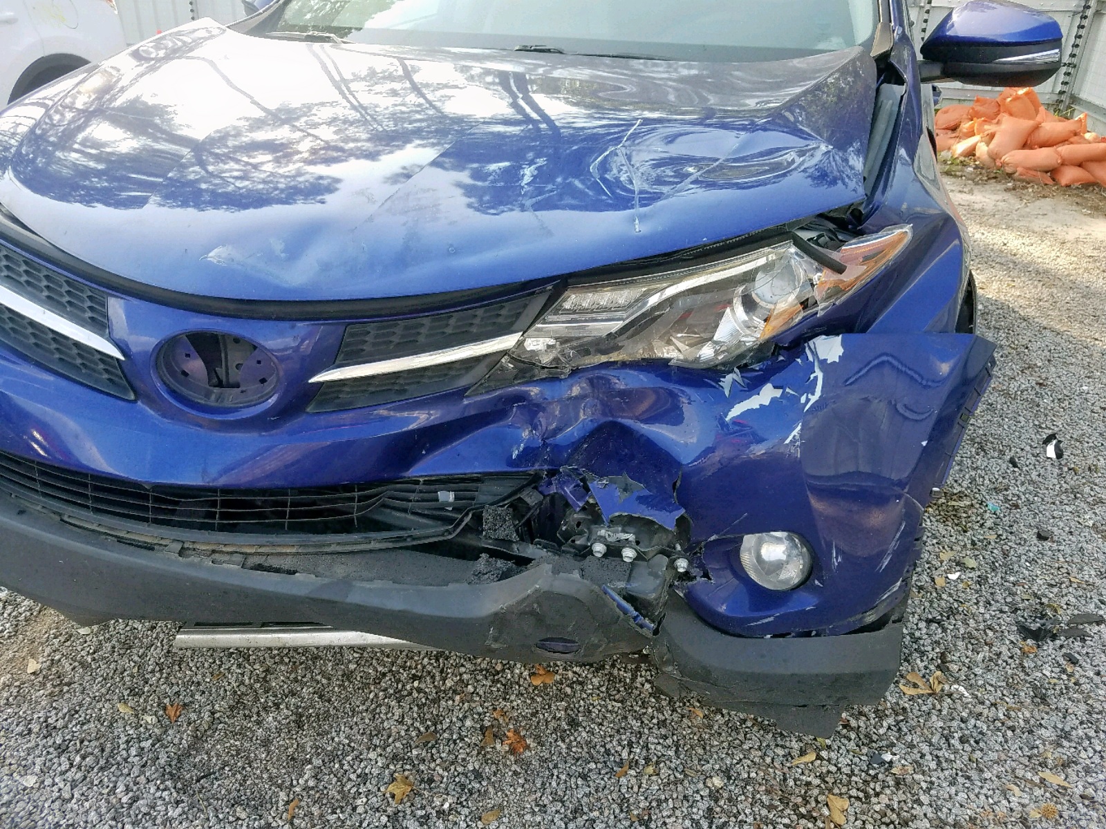Photo 9 from auction – 2015 TOYOTA RAV4 XLE with VIN 2T3WFREV4FW188558
