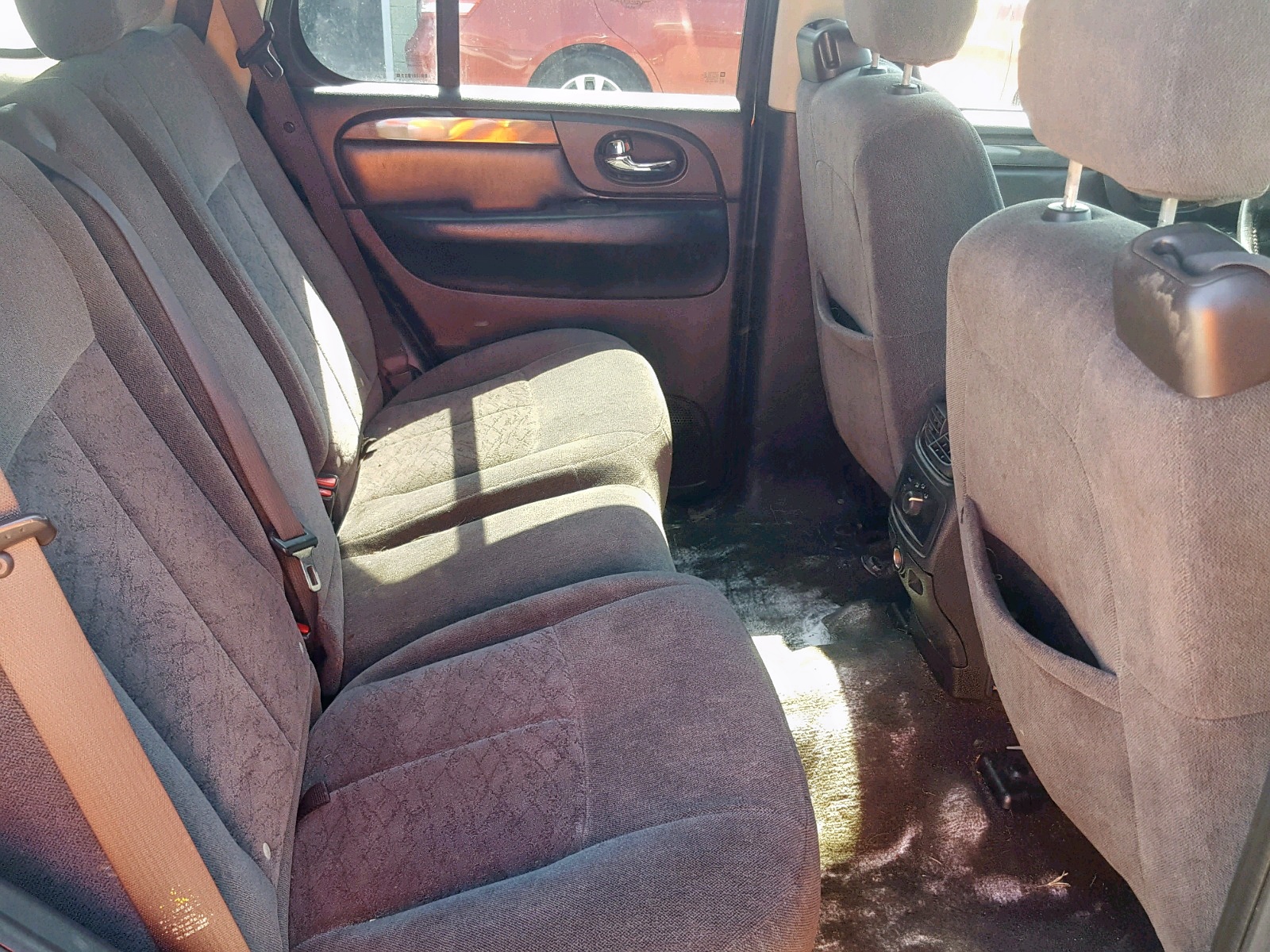 Photo 6 from auction – 2006 GMC ENVOY with VIN 1GKDT13SX62169245