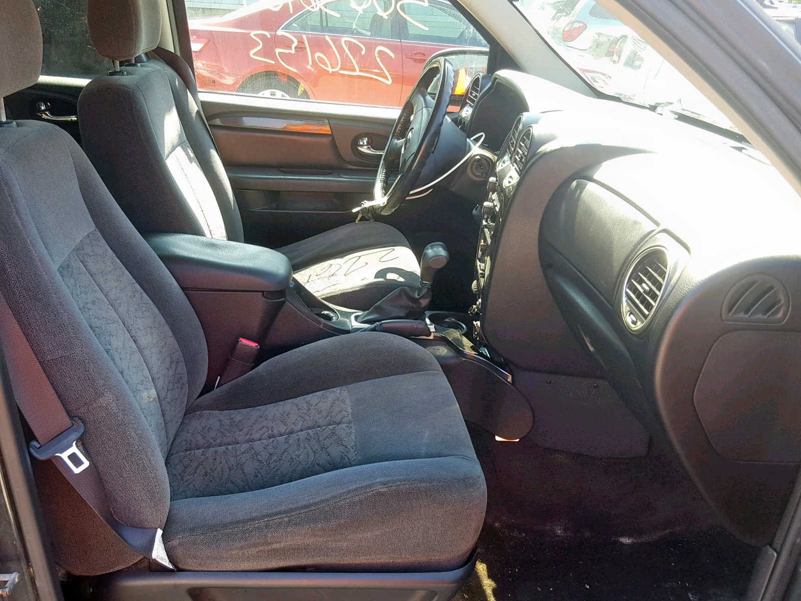Photo 5 from auction – 2006 GMC ENVOY with VIN 1GKDT13SX62169245
