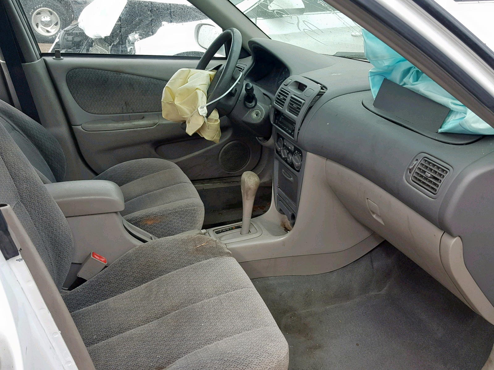 Photo 5 from auction – 2001 TOYOTA COROLLA CE with VIN 1NXBR12E91Z550266