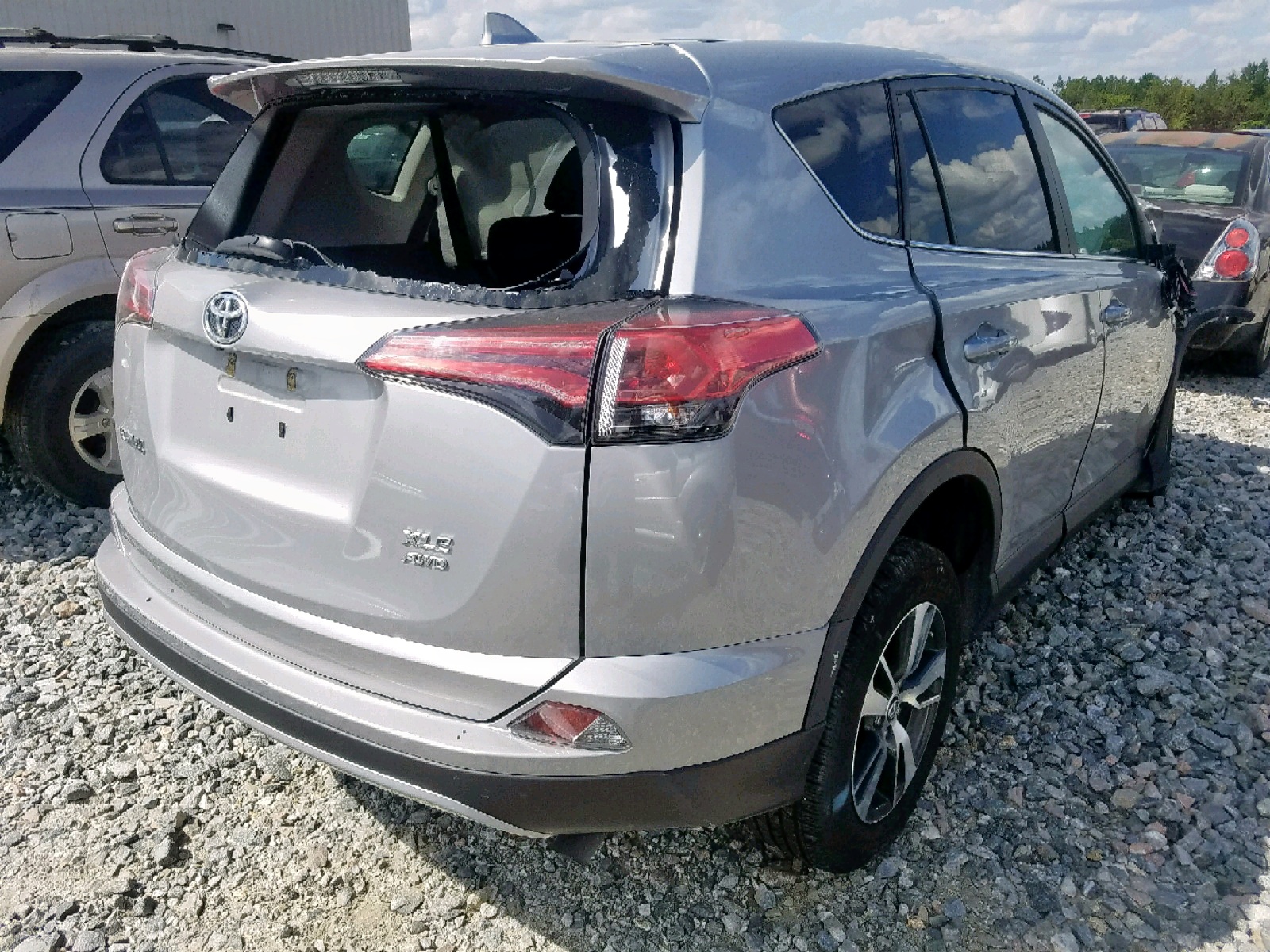 Photo 4 from auction – 2018 TOYOTA RAV4 ADVEN with VIN 2T3RFREVXJW810327