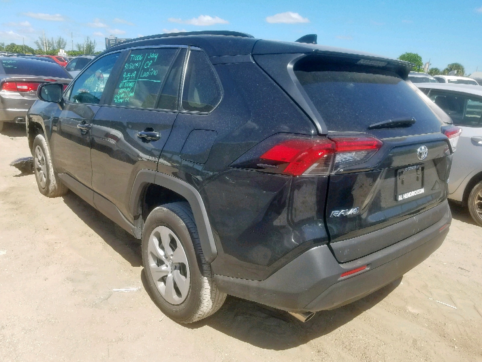 Photo 3 from auction – 2019 TOYOTA RAV4 LE with VIN 2T3H1RFV9KC009187