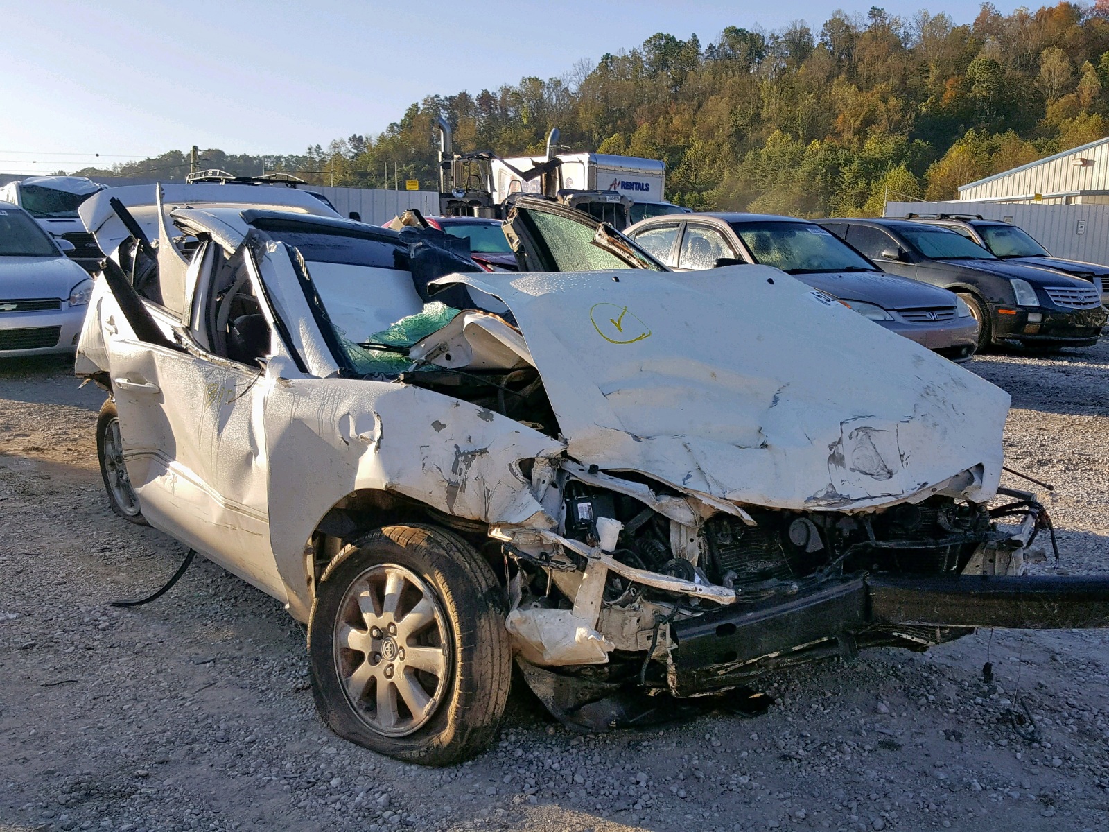 Photo 1 from auction – 2004 TOYOTA CAMRY LE with VIN 4T1BF32KX4U076648