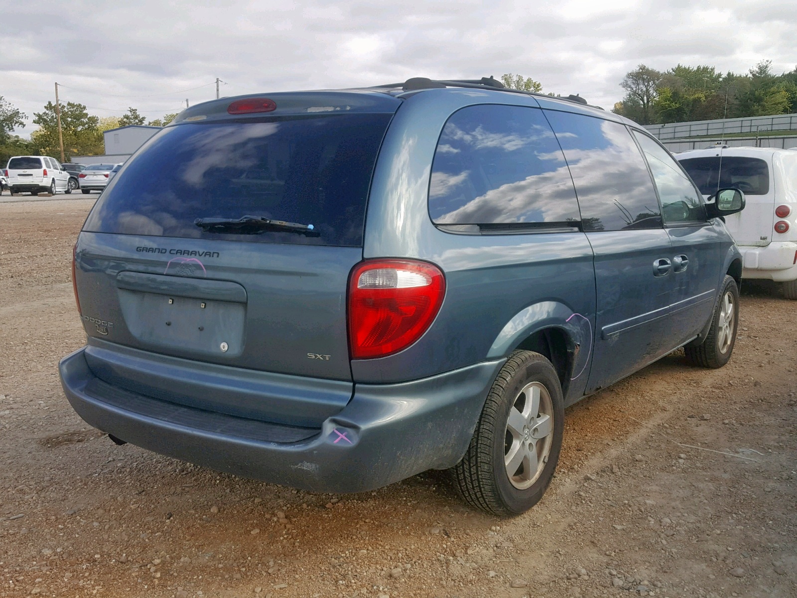 Photo 4 from auction – 2005 DODGE GRAND CARA with VIN 2D4GP44L55R573708