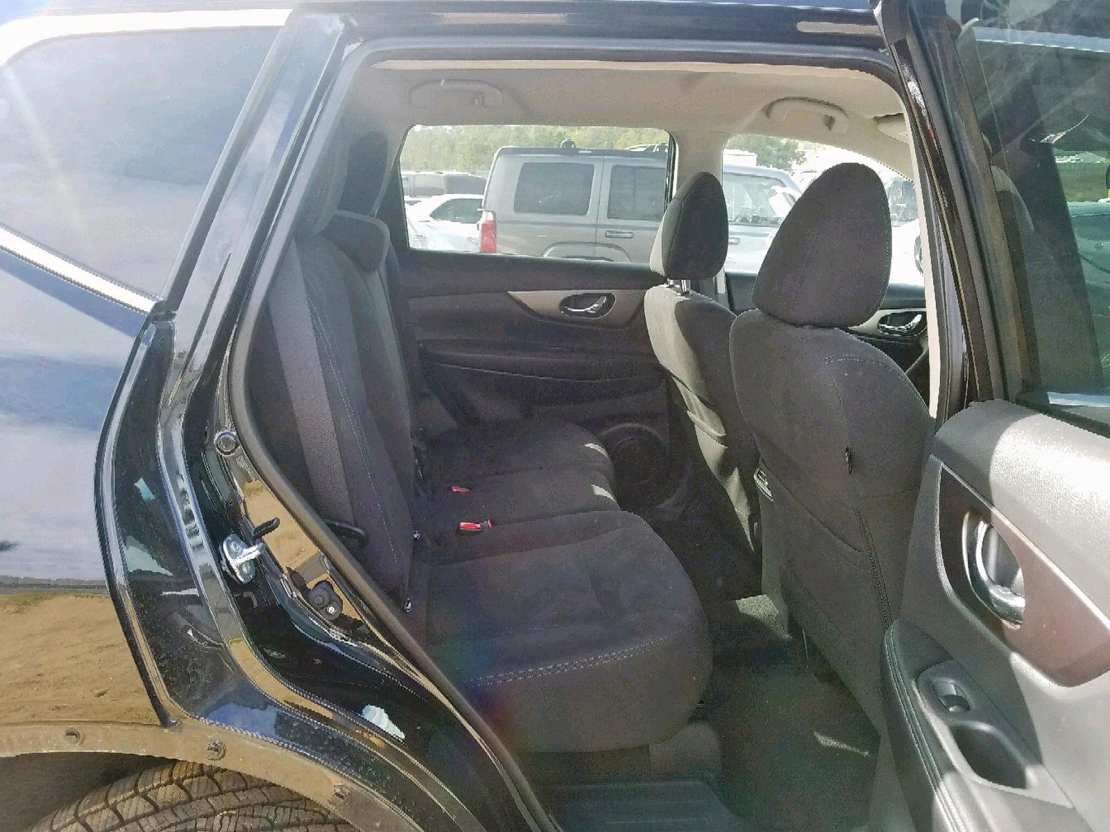 Photo 6 from auction – 2015 NISSAN ROGUE S with VIN KNMAT2MV4FP587378
