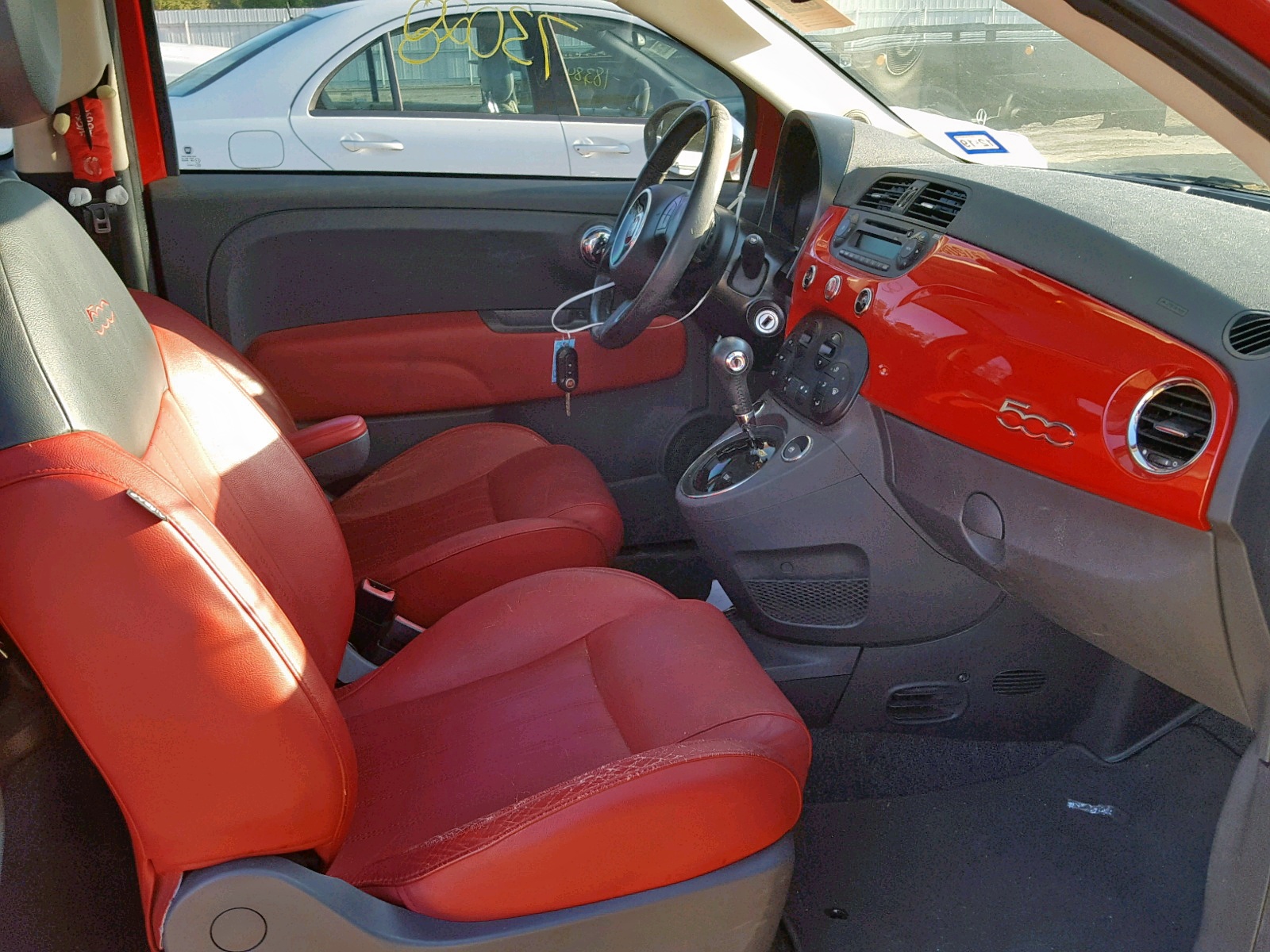 Photo 5 from auction – 2012 FIAT 500 LOUNGE with VIN 3C3CFFCR9CT385725