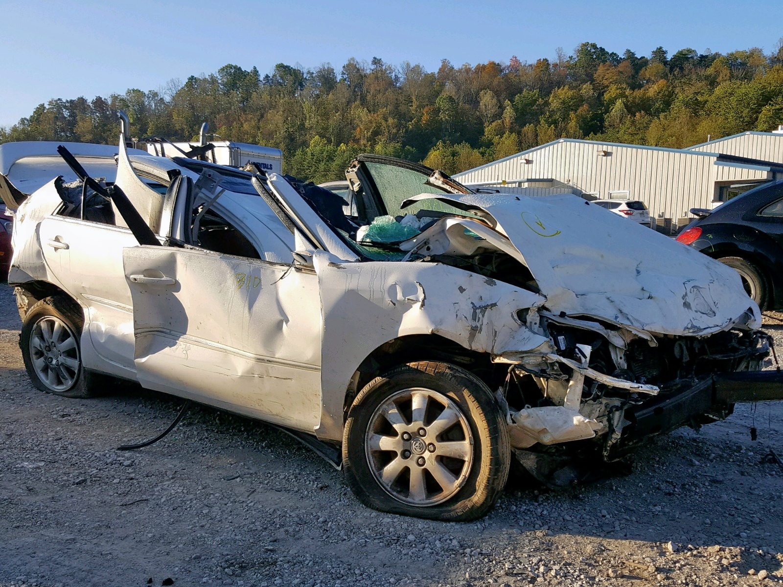 Photo 9 from auction – 2004 TOYOTA CAMRY LE with VIN 4T1BF32KX4U076648