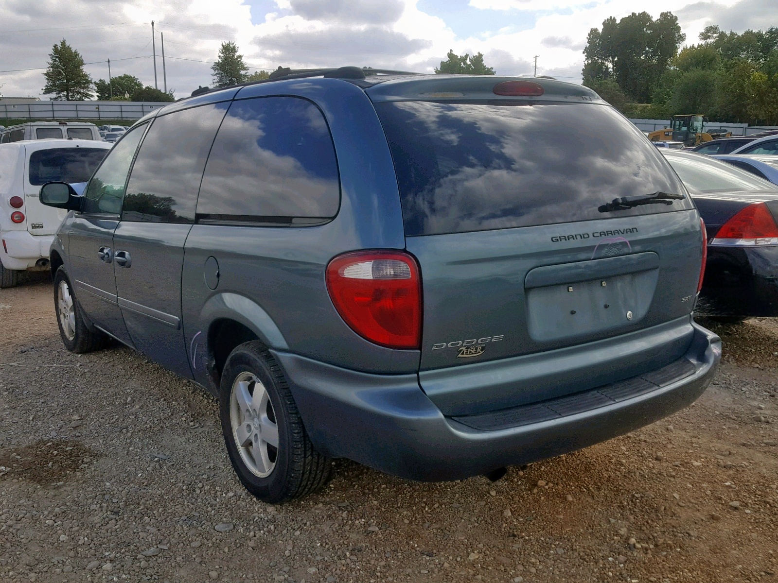 Photo 3 from auction – 2005 DODGE GRAND CARA with VIN 2D4GP44L55R573708