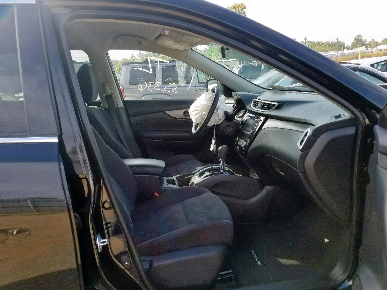 Photo 5 from auction – 2015 NISSAN ROGUE S with VIN KNMAT2MV4FP587378