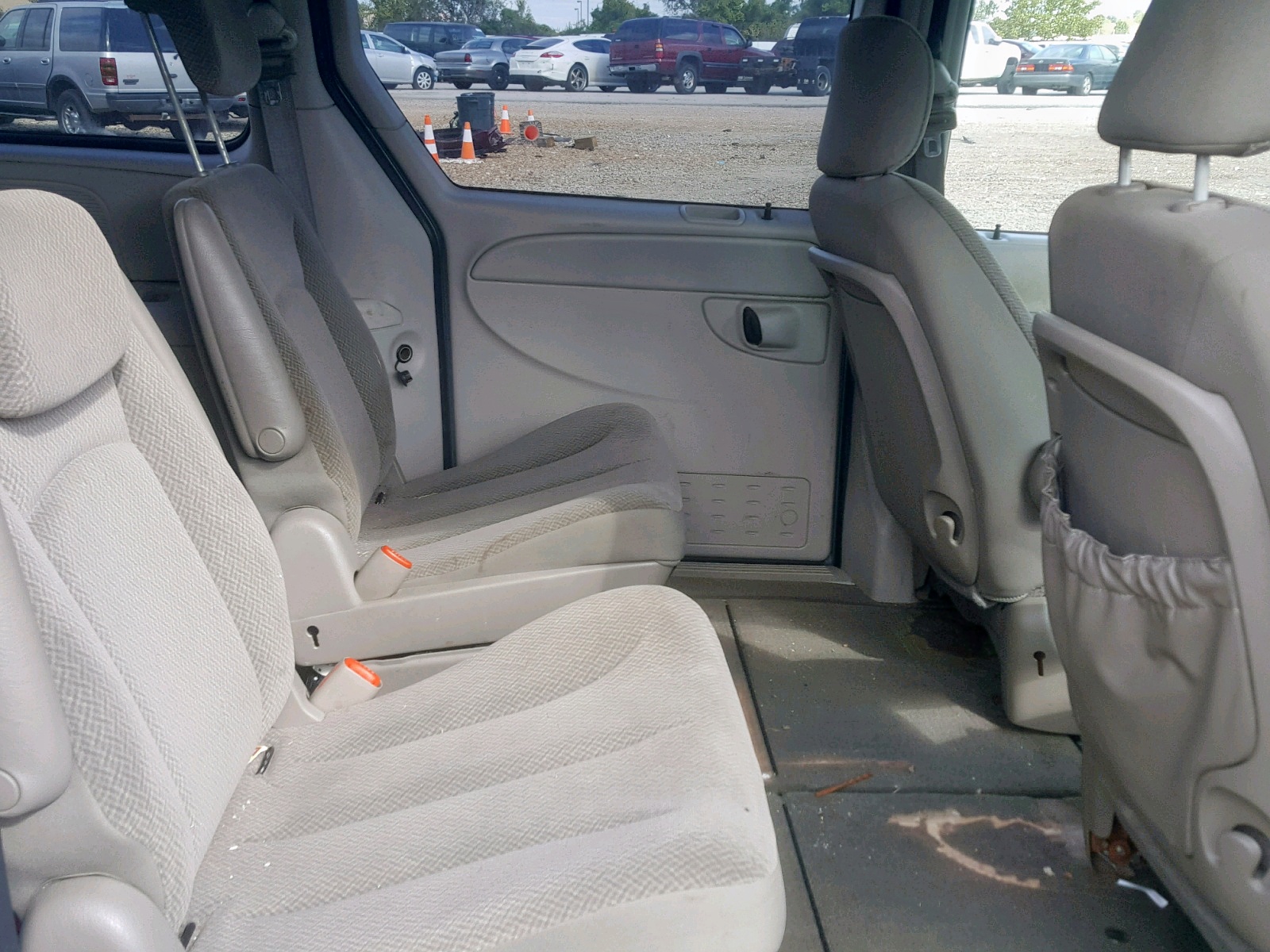 Photo 6 from auction – 2005 DODGE GRAND CARA with VIN 2D4GP44L55R573708