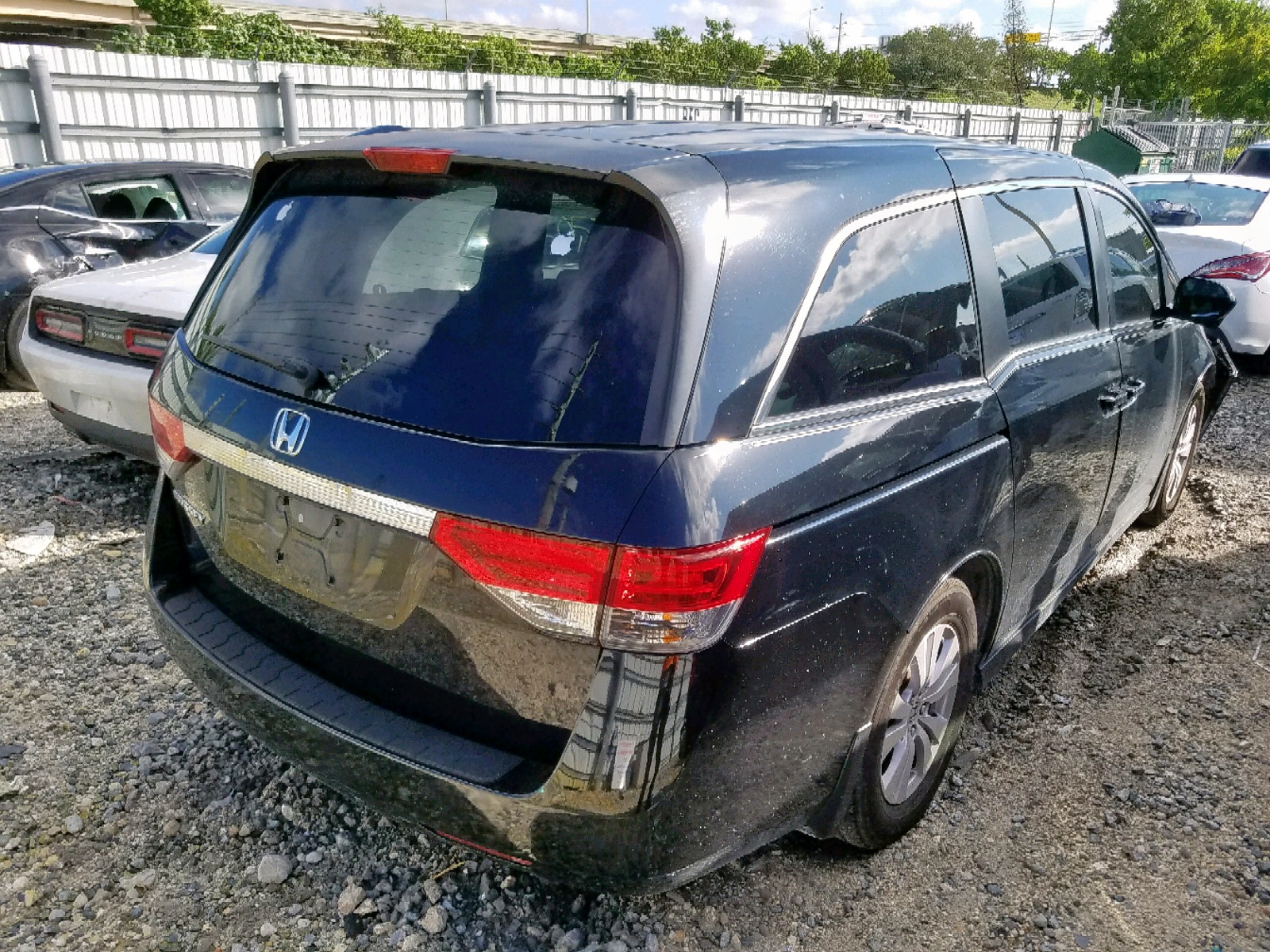 Photo 4 from auction – 2015 HONDA ODYSSEY EX with VIN 5FNRL5H40FB015384