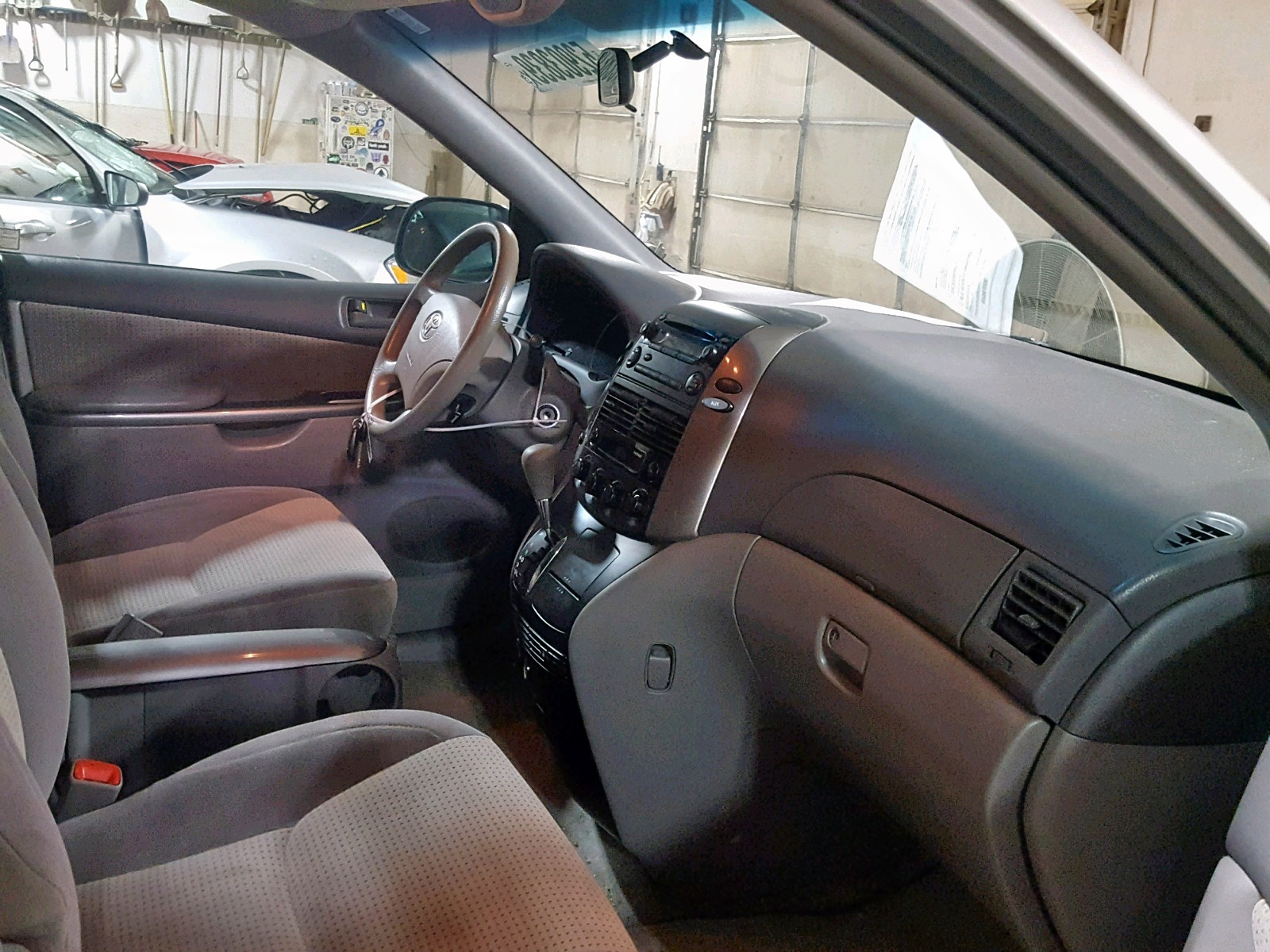 Photo 5 from auction – 2009 TOYOTA SIENNA CE with VIN 5TDZK23C69S285879