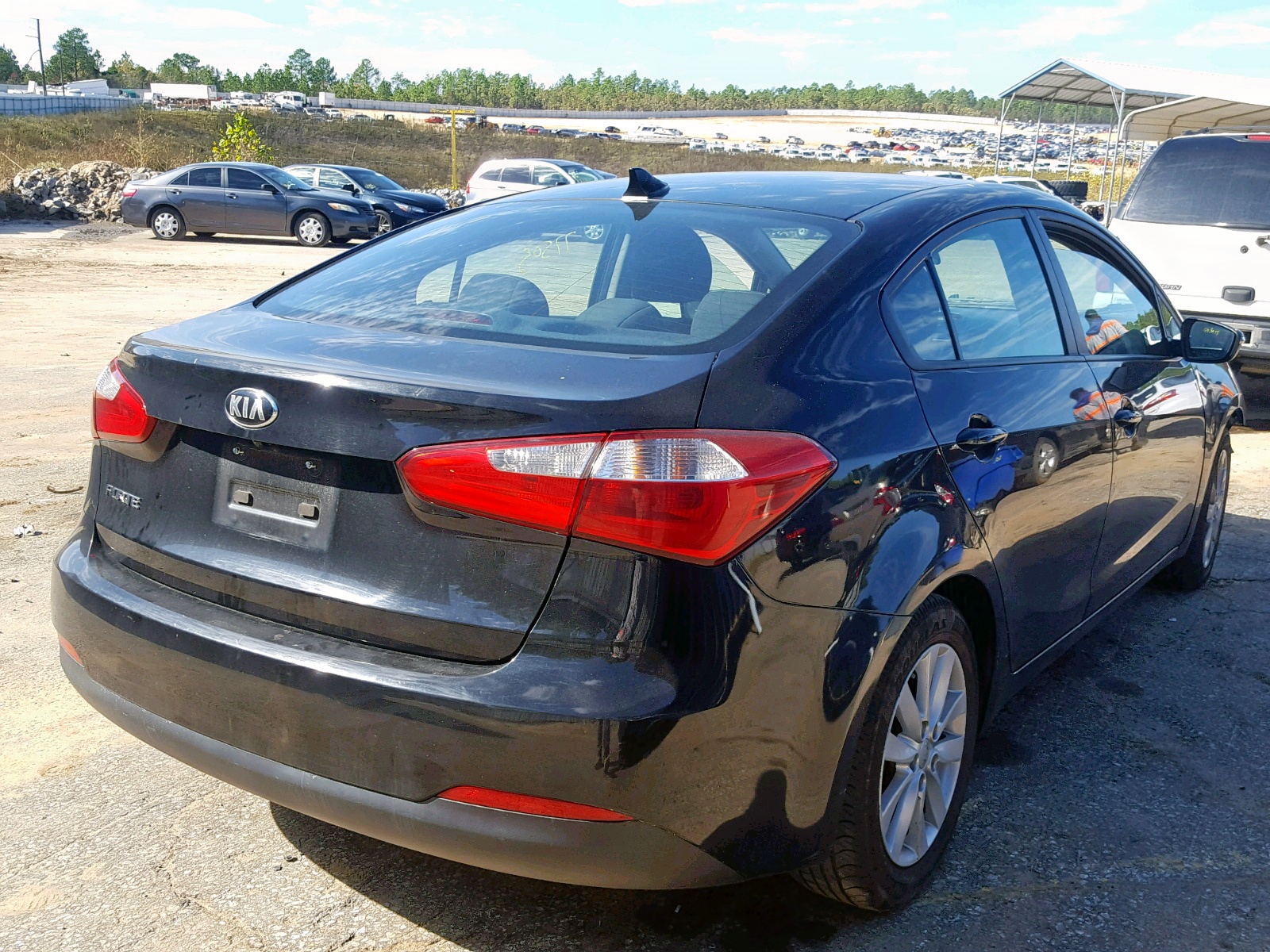 Photo 4 from auction – 2016 KIA FORTE LX with VIN KNAFX4A65G5549218