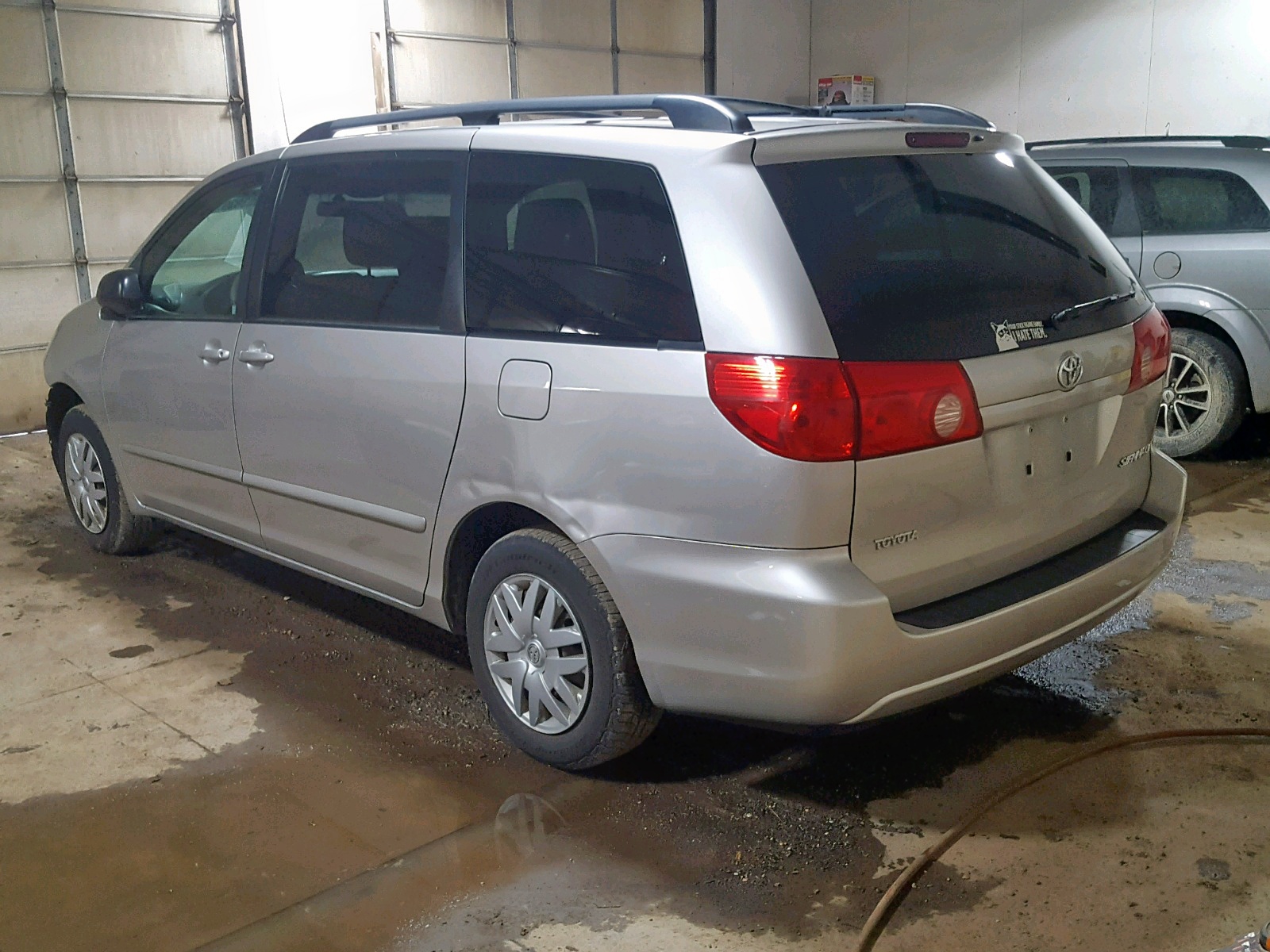 Photo 3 from auction – 2009 TOYOTA SIENNA CE with VIN 5TDZK23C69S285879