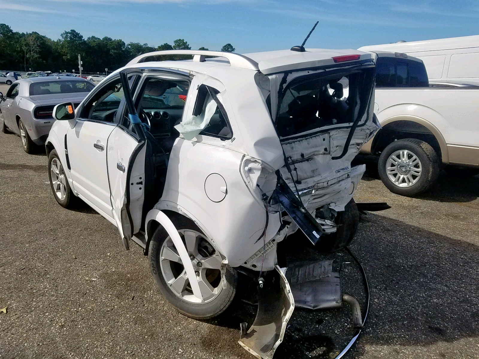 Photo 3 from auction – 2014 CHEVROLET CAPTIVA LT with VIN 3GNAL3EK1ES603814
