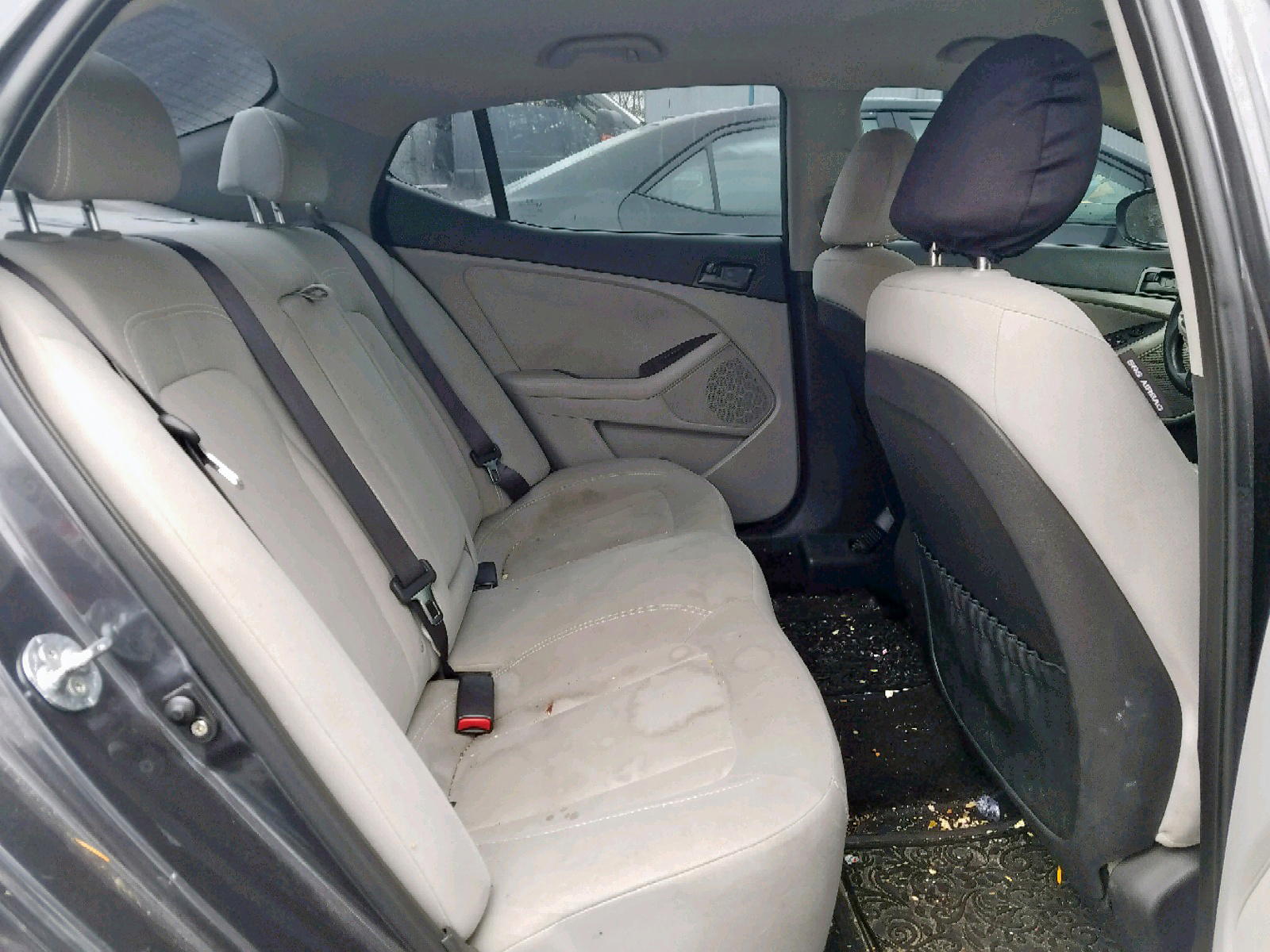 Photo 6 from auction – 2011 KIA OPTIMA LX with VIN KNAGM4A7XB5165711