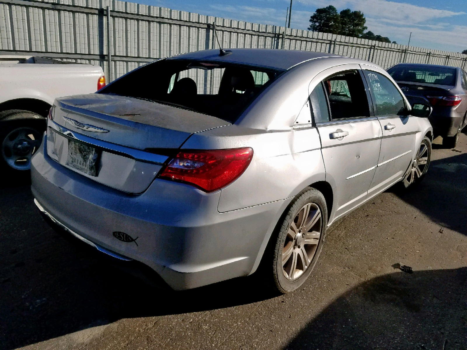 Photo 4 from auction – 2012 CHRYSLER 200 LX with VIN 1C3CCBAB8CN318119