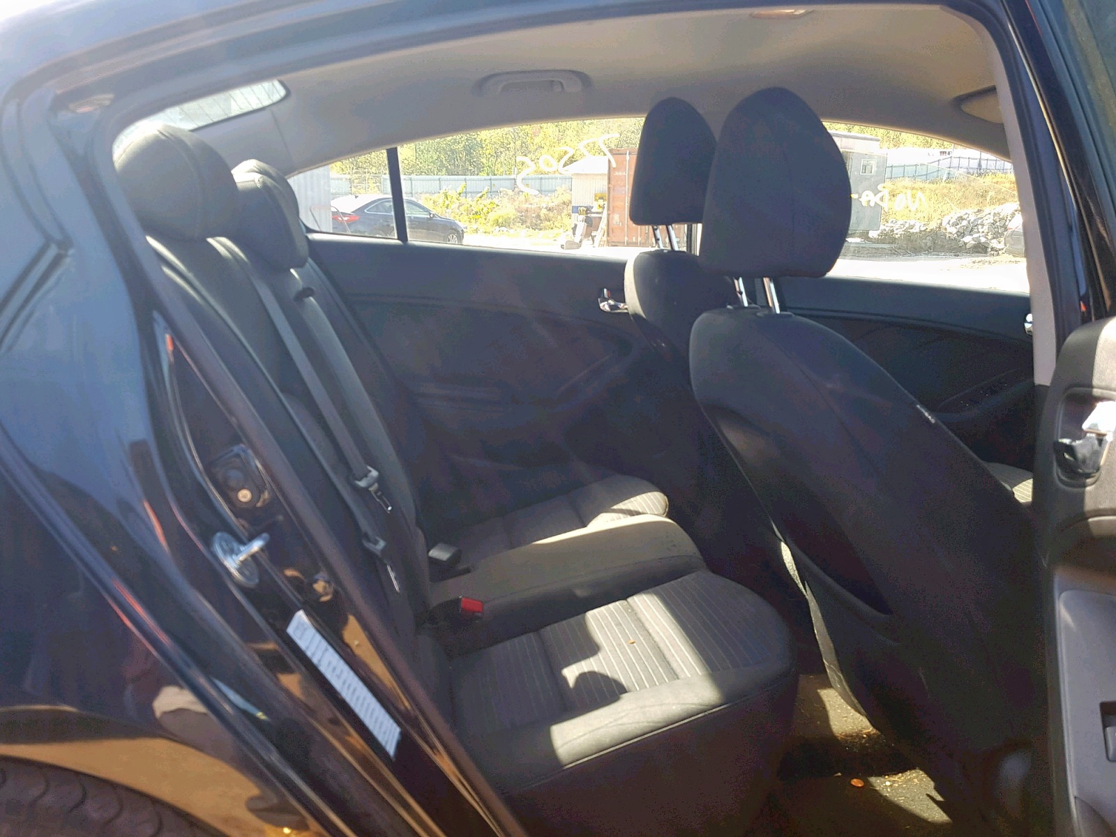 Photo 6 from auction – 2016 KIA FORTE LX with VIN KNAFX4A65G5549218
