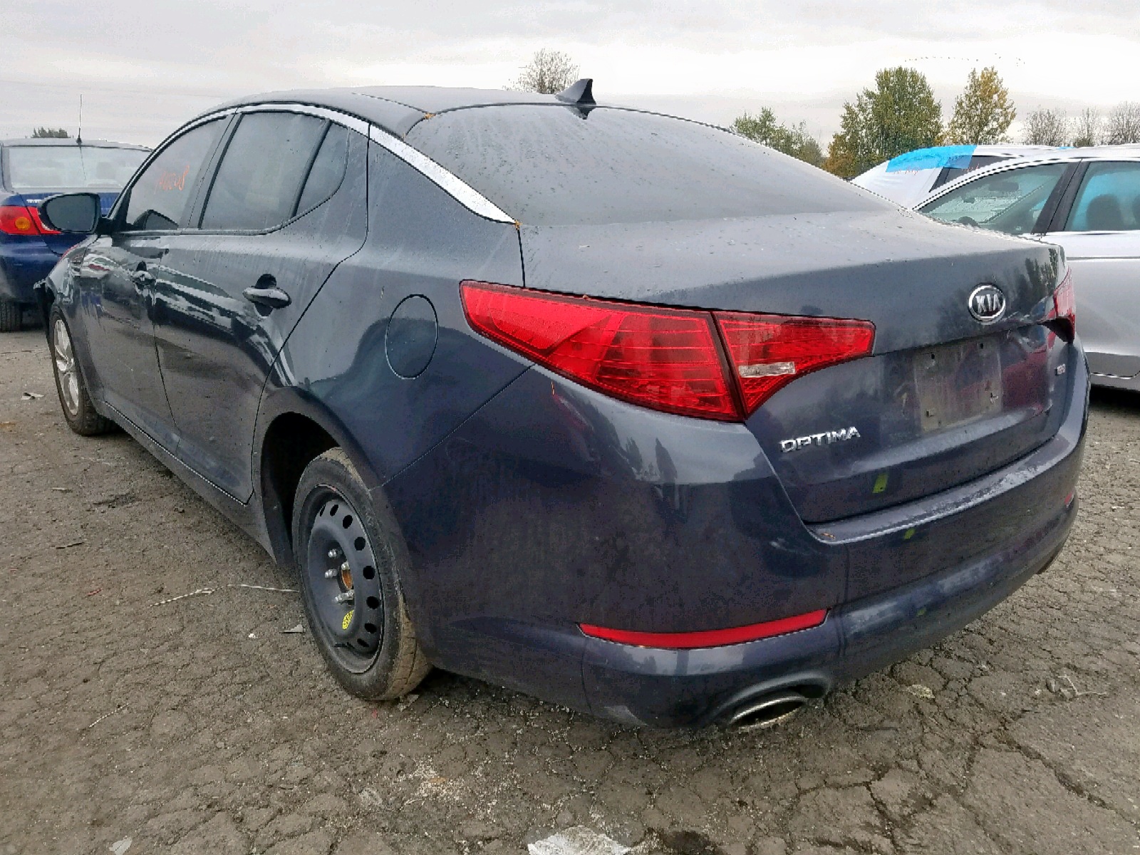 Foto 3 de la subasta – 2011 KIA OPTIMA LX con VIN KNAGM4A7XB5165711