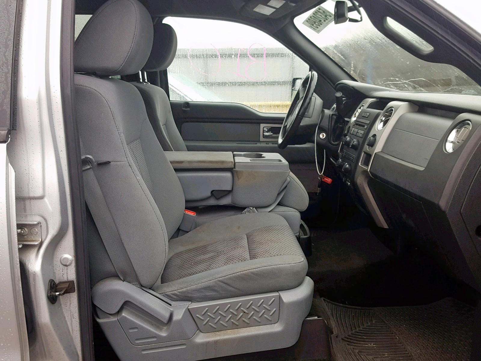 Photo 5 from auction – 2011 FORD F150 SUPER with VIN 1FTFW1CT9BFB23025