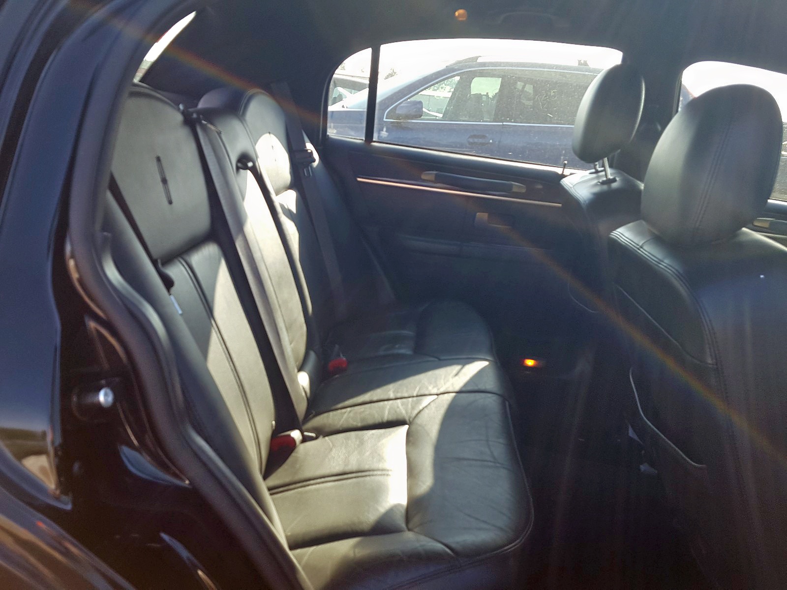 Photo 6 from auction – 2009 LINCOLN TOWN CAR S with VIN 2LNHM82VX9X601196