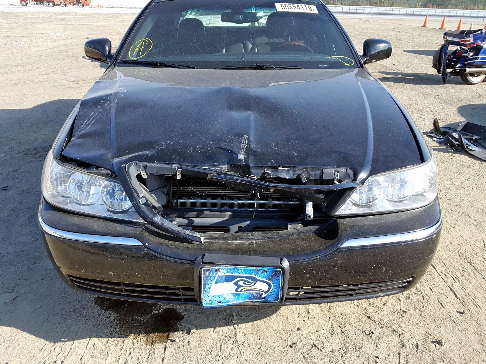 Photo 9 from auction – 2009 LINCOLN TOWN CAR S with VIN 2LNHM82VX9X601196