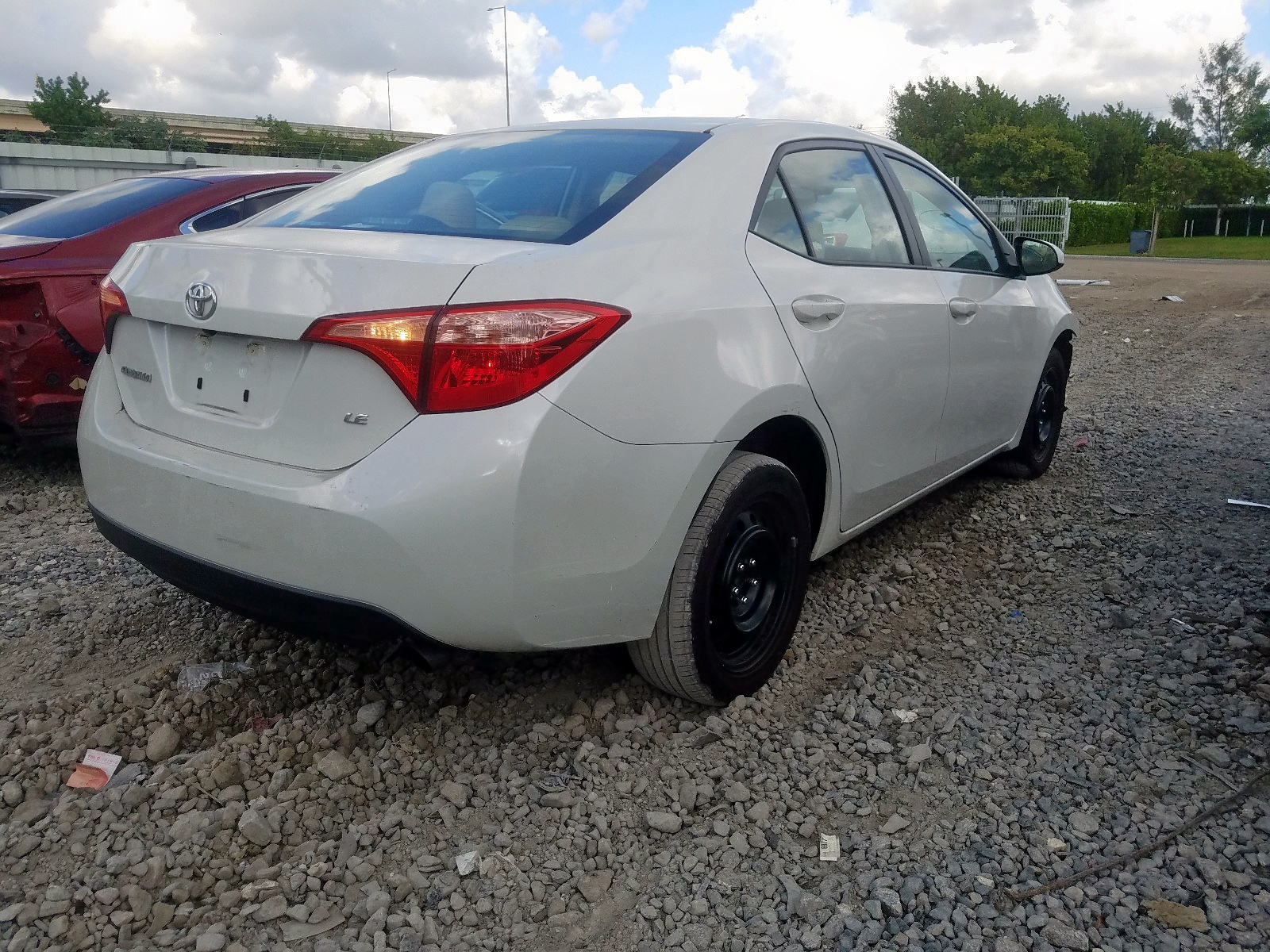 Photo 4 from auction – 2018 TOYOTA COROLLA L with VIN 5YFBURHE1JP788702