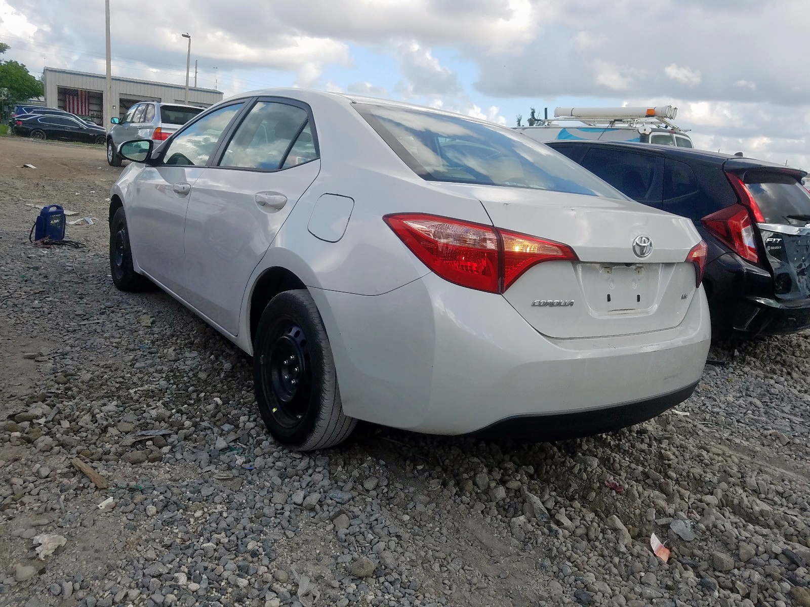 Photo 3 from auction – 2018 TOYOTA COROLLA L with VIN 5YFBURHE1JP788702